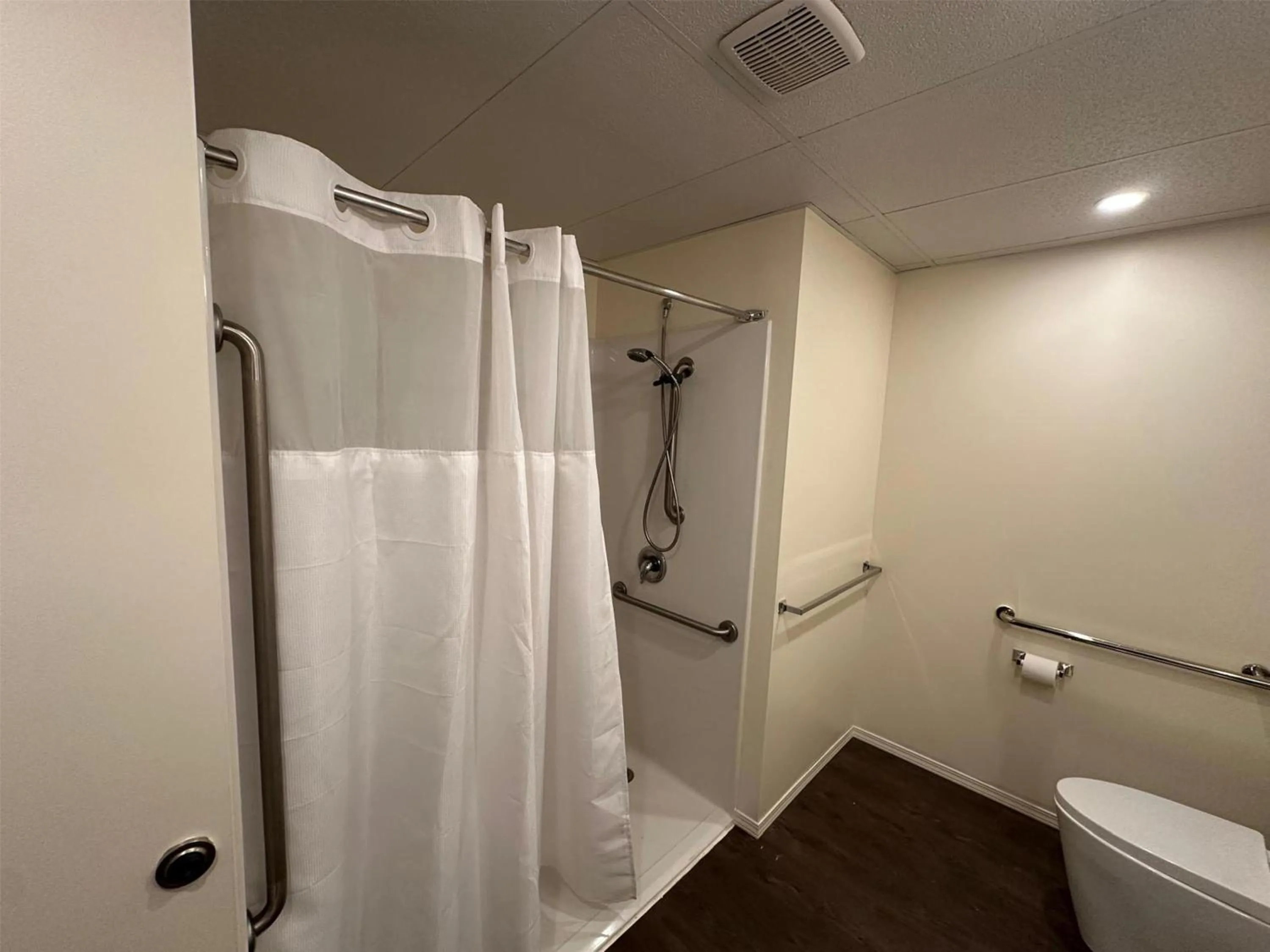 Bathroom in SureStay by Best Western Smithers