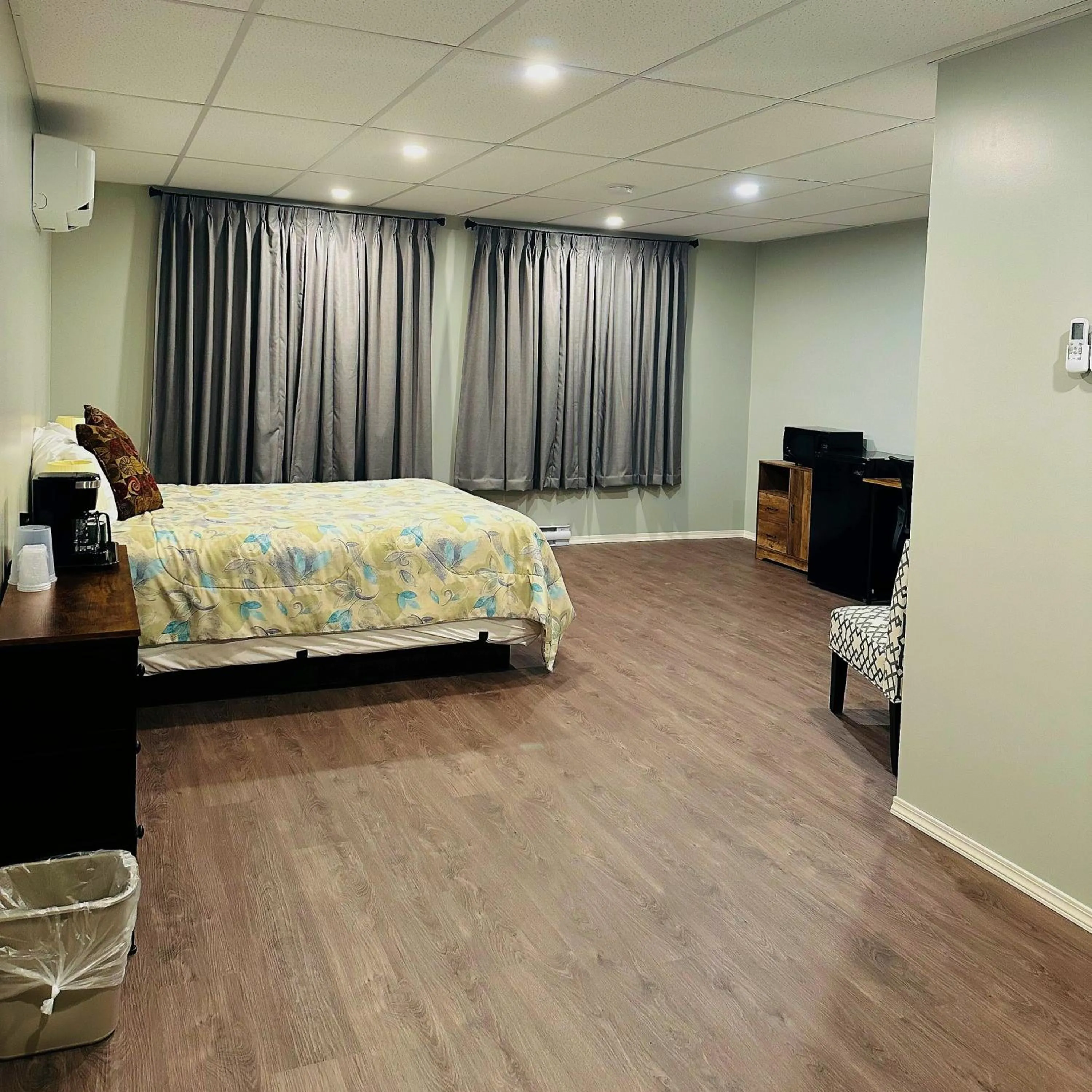 Bed in Capri Motor Inn