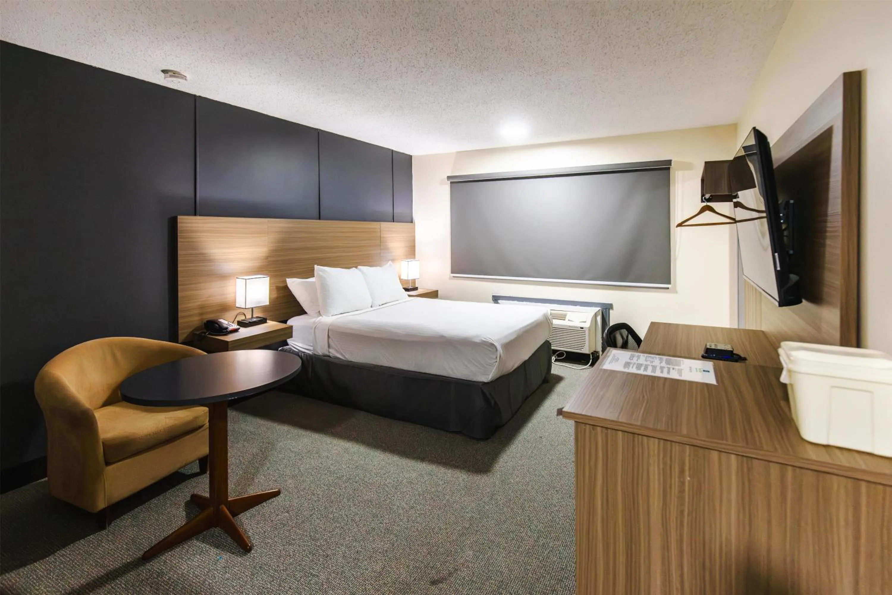 Bedroom, Bed in SureStay by Best Western Smithers