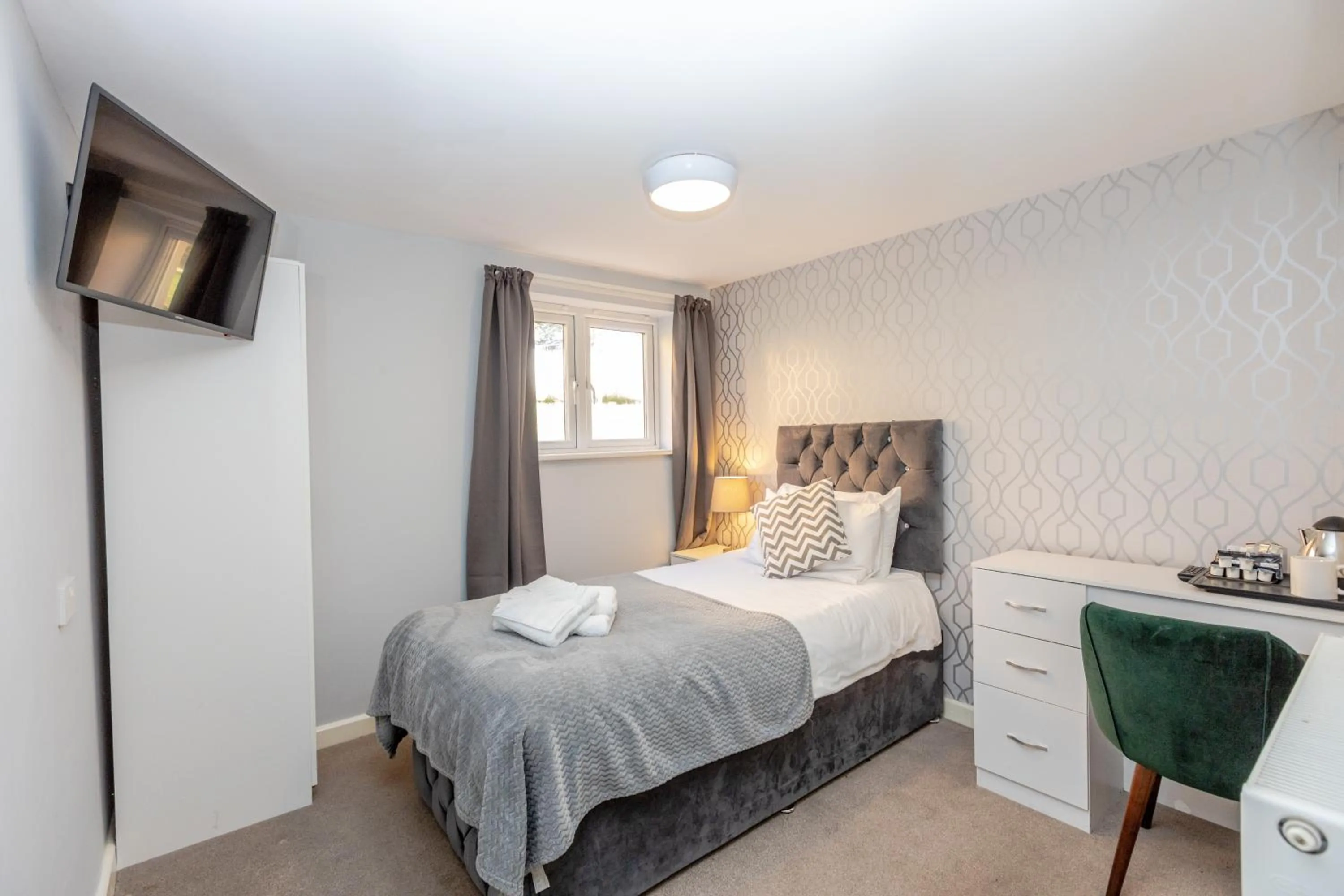 Bedroom, Bed in The Angel Hotel