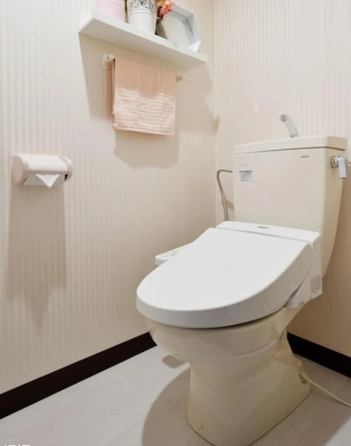 Toilet in Hotel Orange House