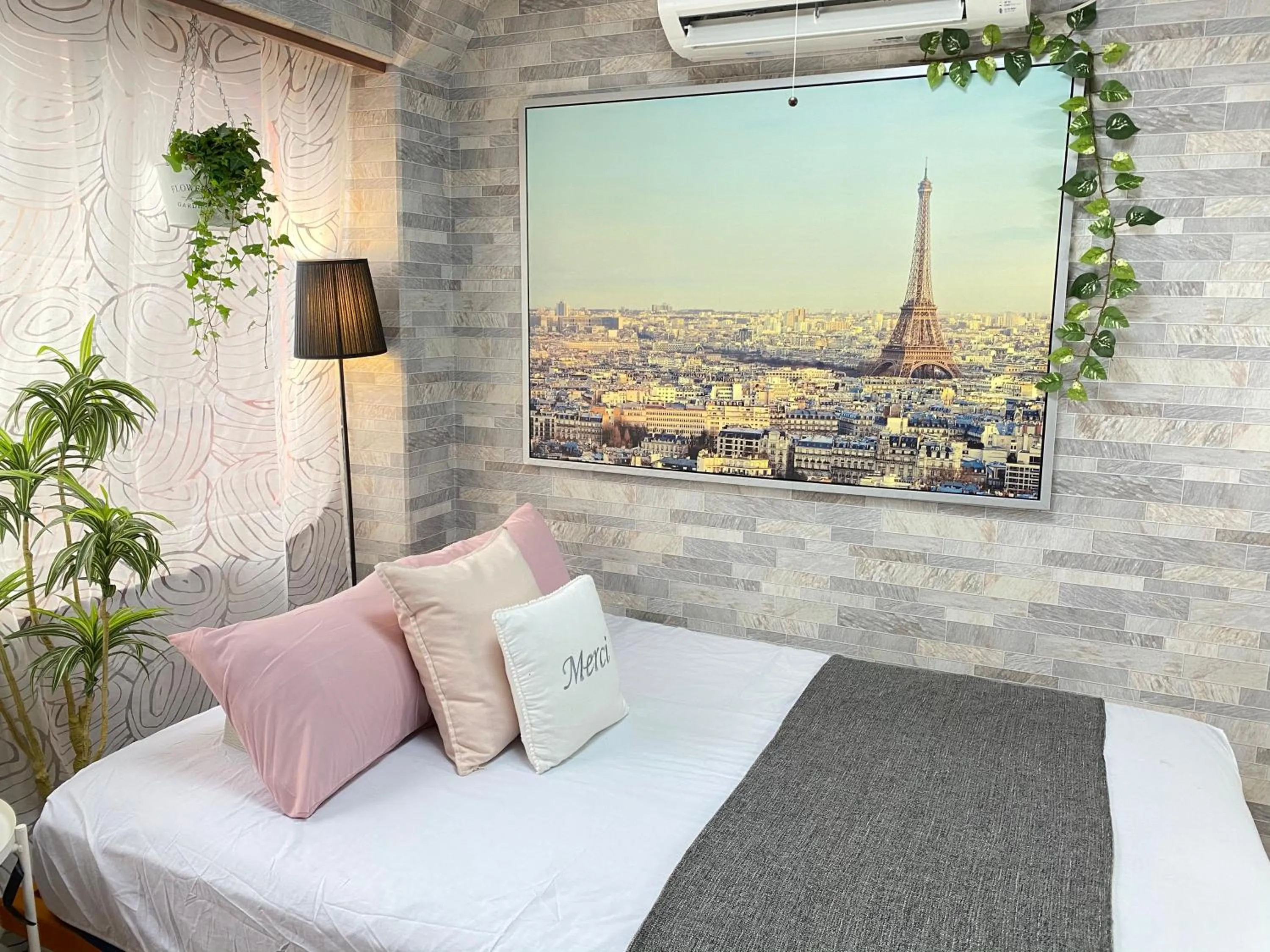 Bedroom, Bed in Hotel Orange House