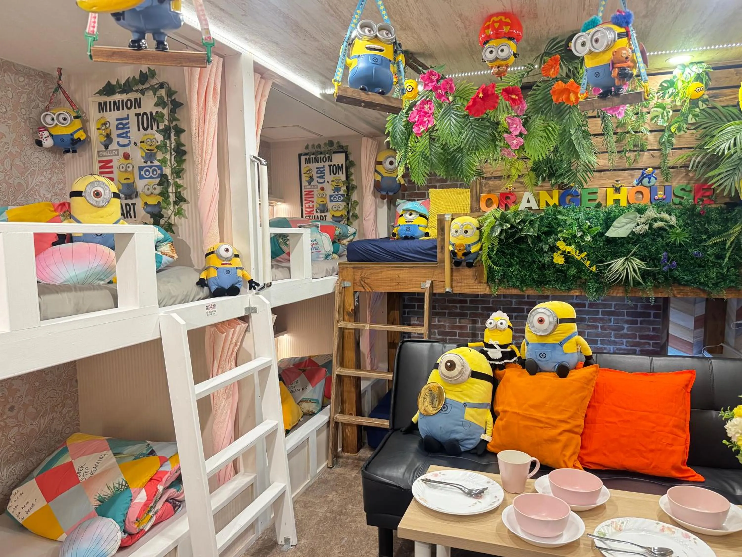 Living room, Bed in Hotel Orange House