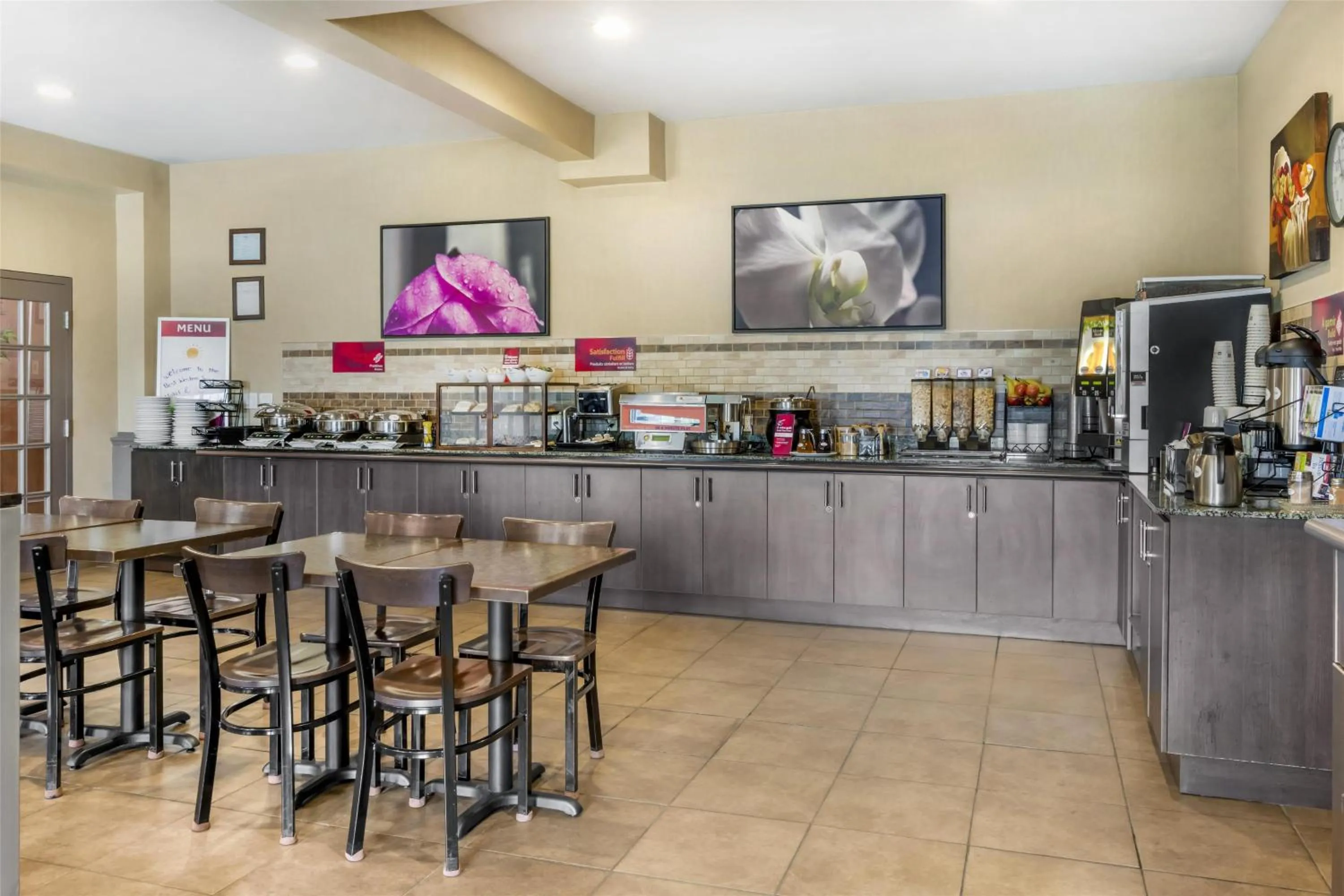 Breakfast in BEST WESTERN PLUS Saint John Hotel & Suites