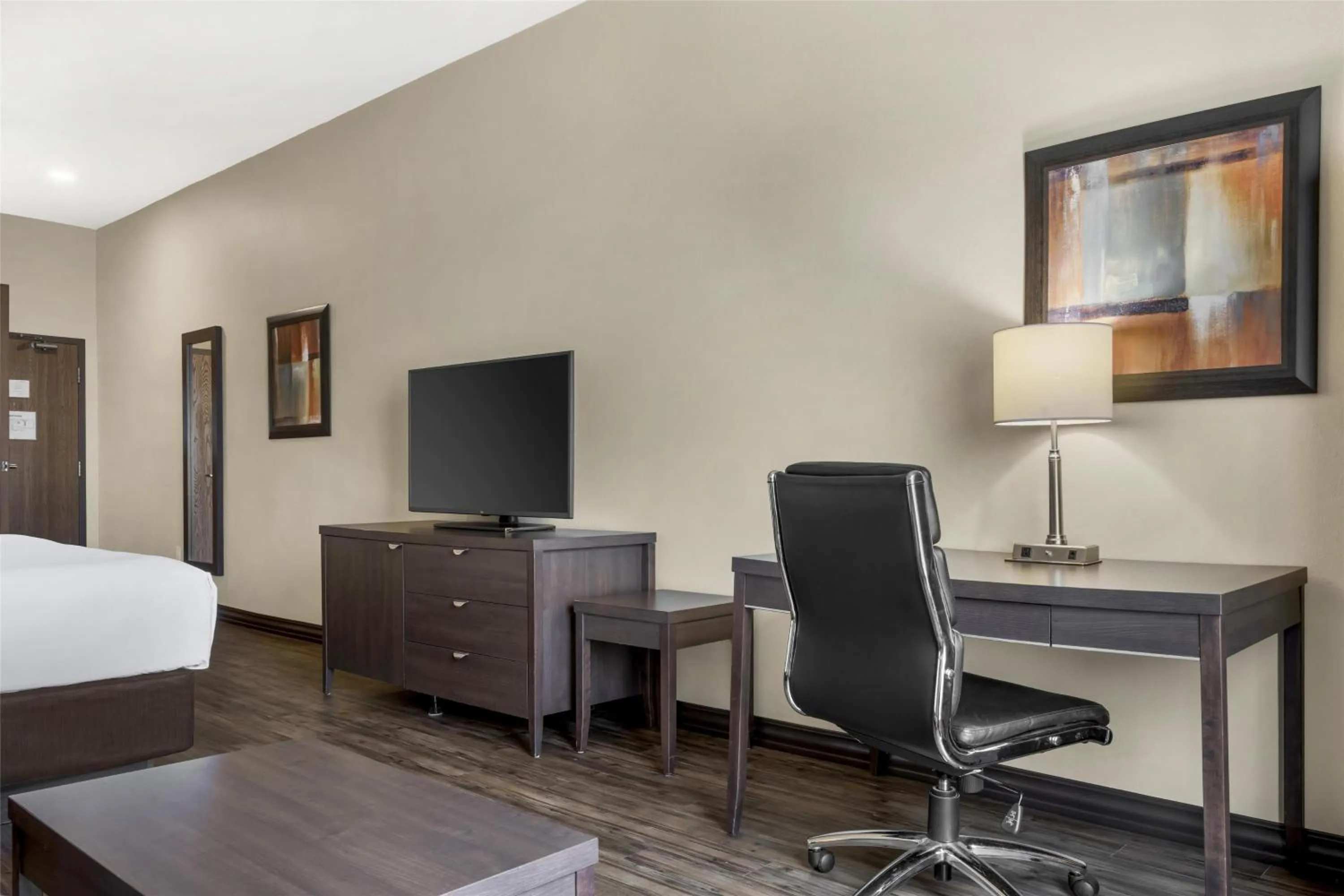 Bedroom, Bed in BEST WESTERN PLUS Saint John Hotel & Suites