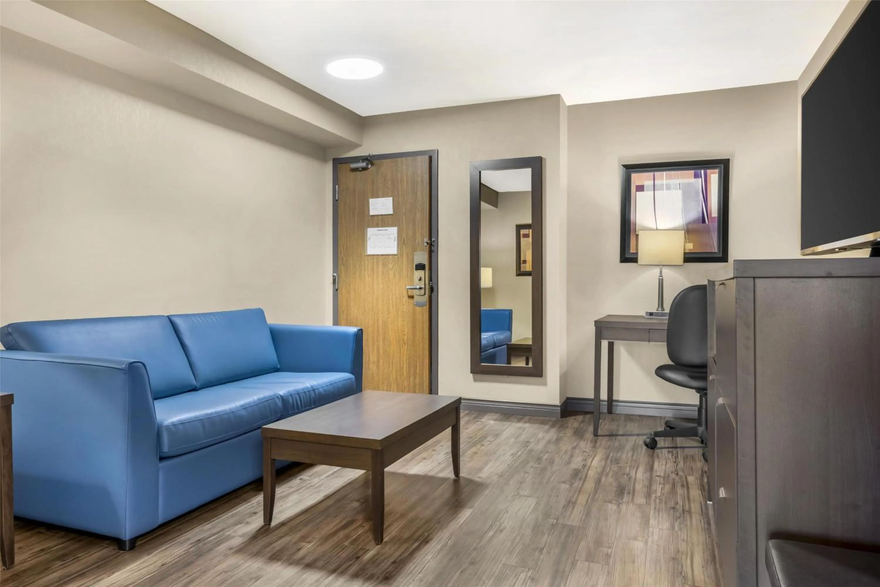 Bedroom in BEST WESTERN PLUS Saint John Hotel & Suites