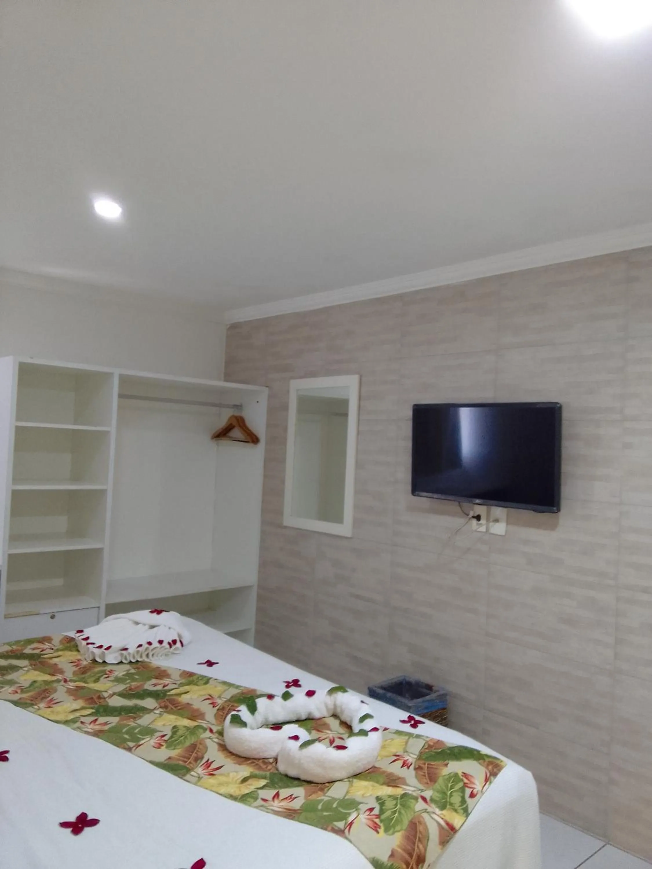 Photo of the whole room, Bed in Pousada Portomares