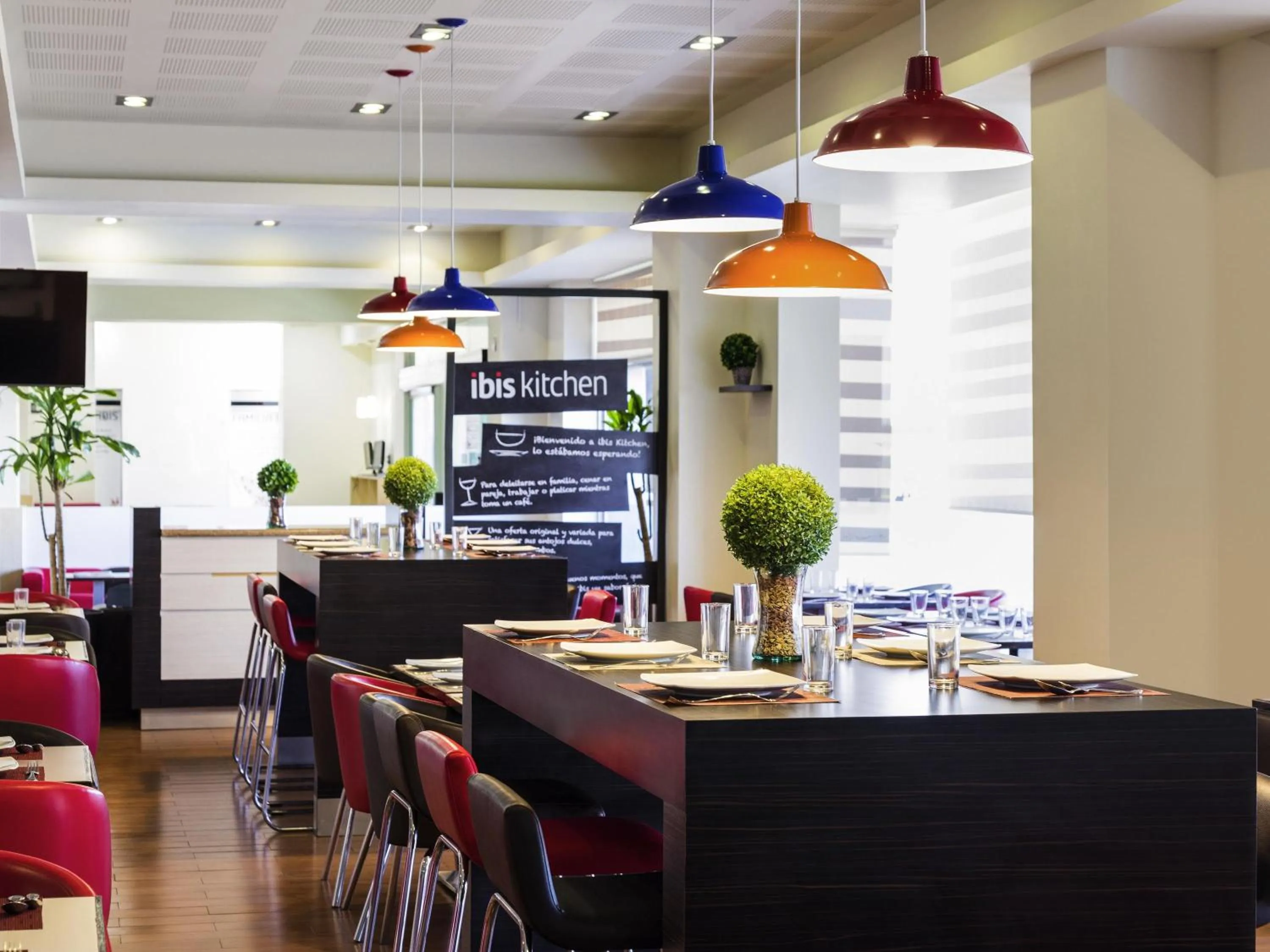 Restaurant/places to eat in Ibis Juarez Consulado