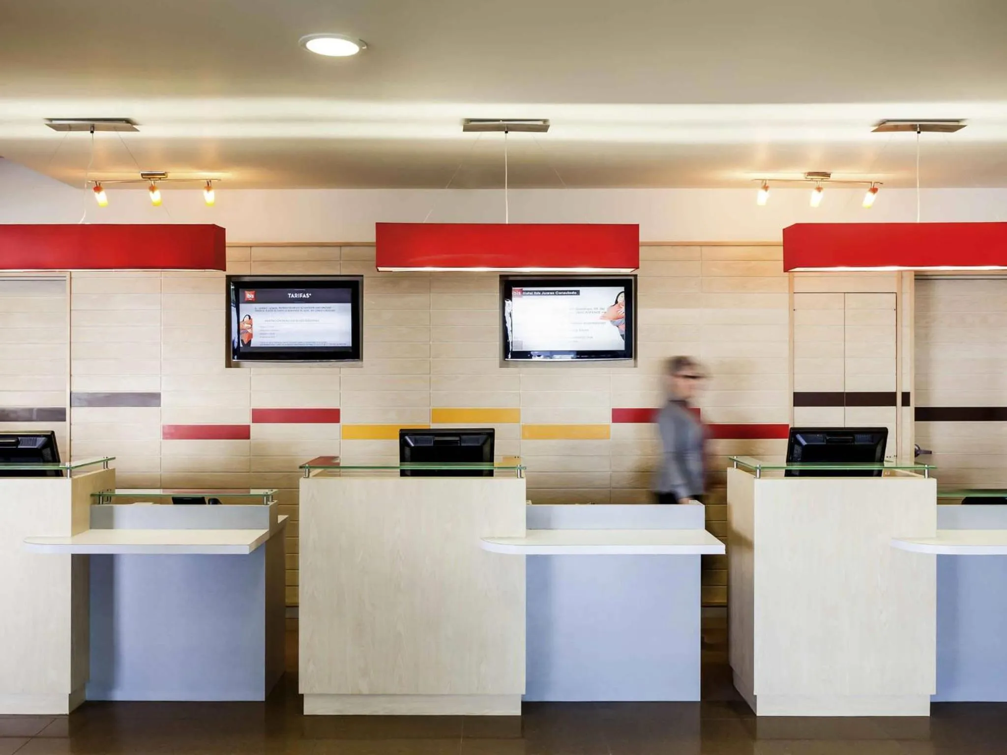 Property building in Ibis Juarez Consulado