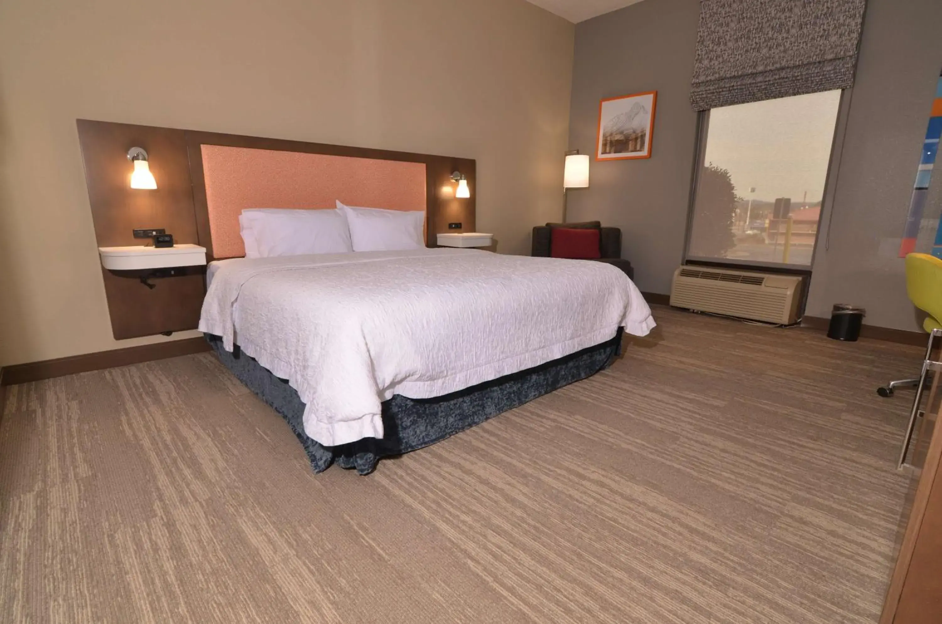 King Room with King Bed - Non-Smoking in Hampton Inn Fort Payne King Room with King Bed - Non-Smoking in Hampton Inn Fort Payne