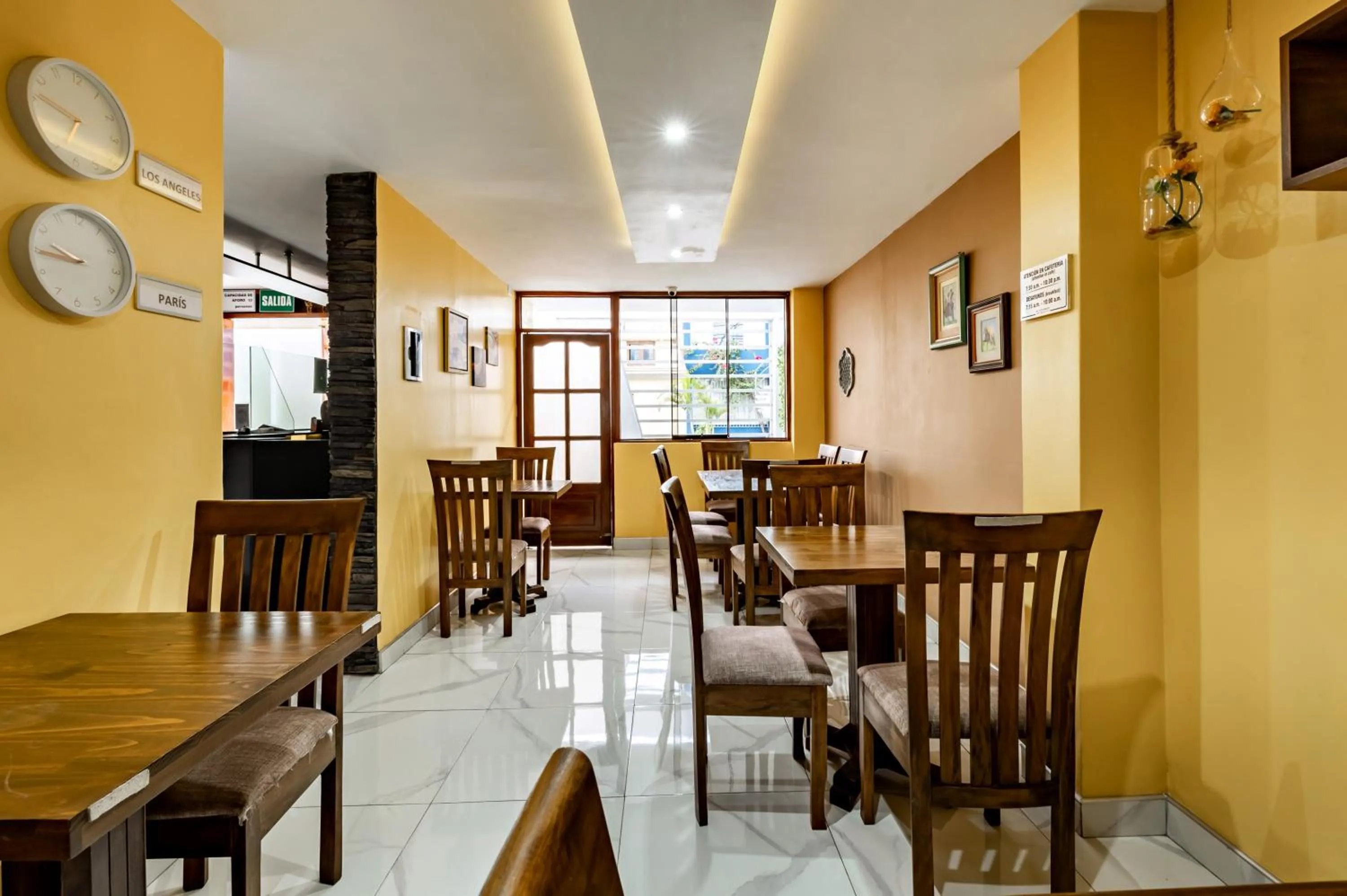 Restaurant/places to eat in El Centurión