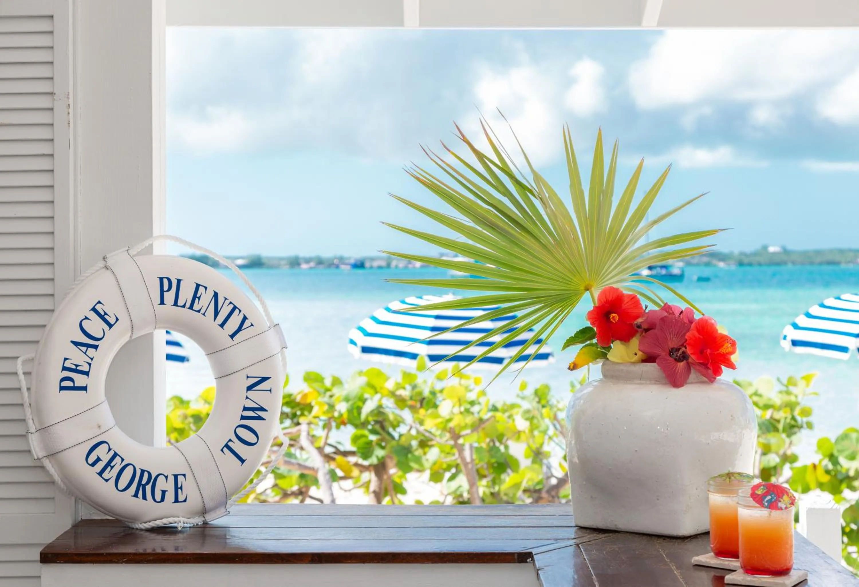 Lounge or bar in Peace and Plenty Resort