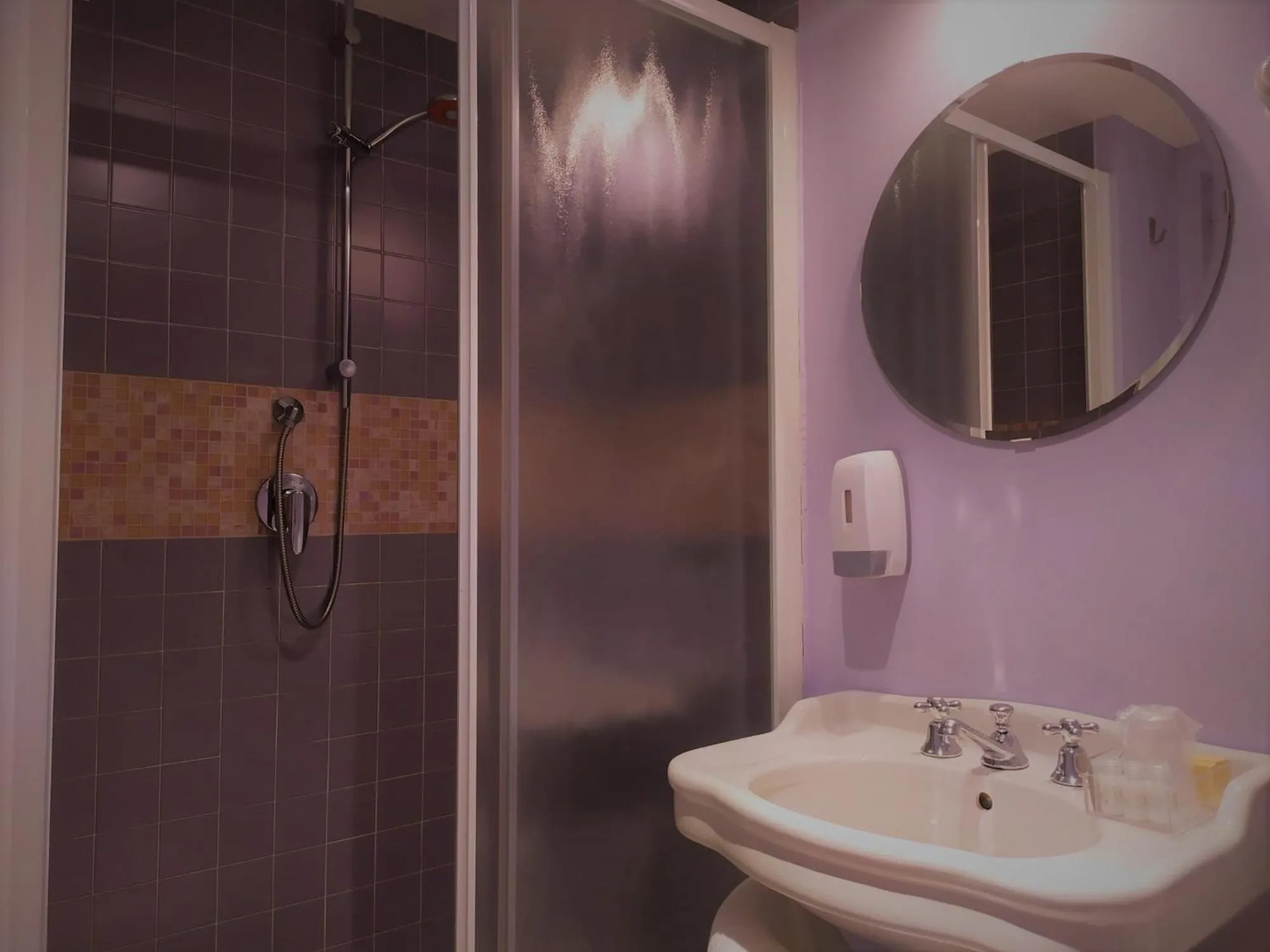 Shower in Hotel Villaggio Le Stelline