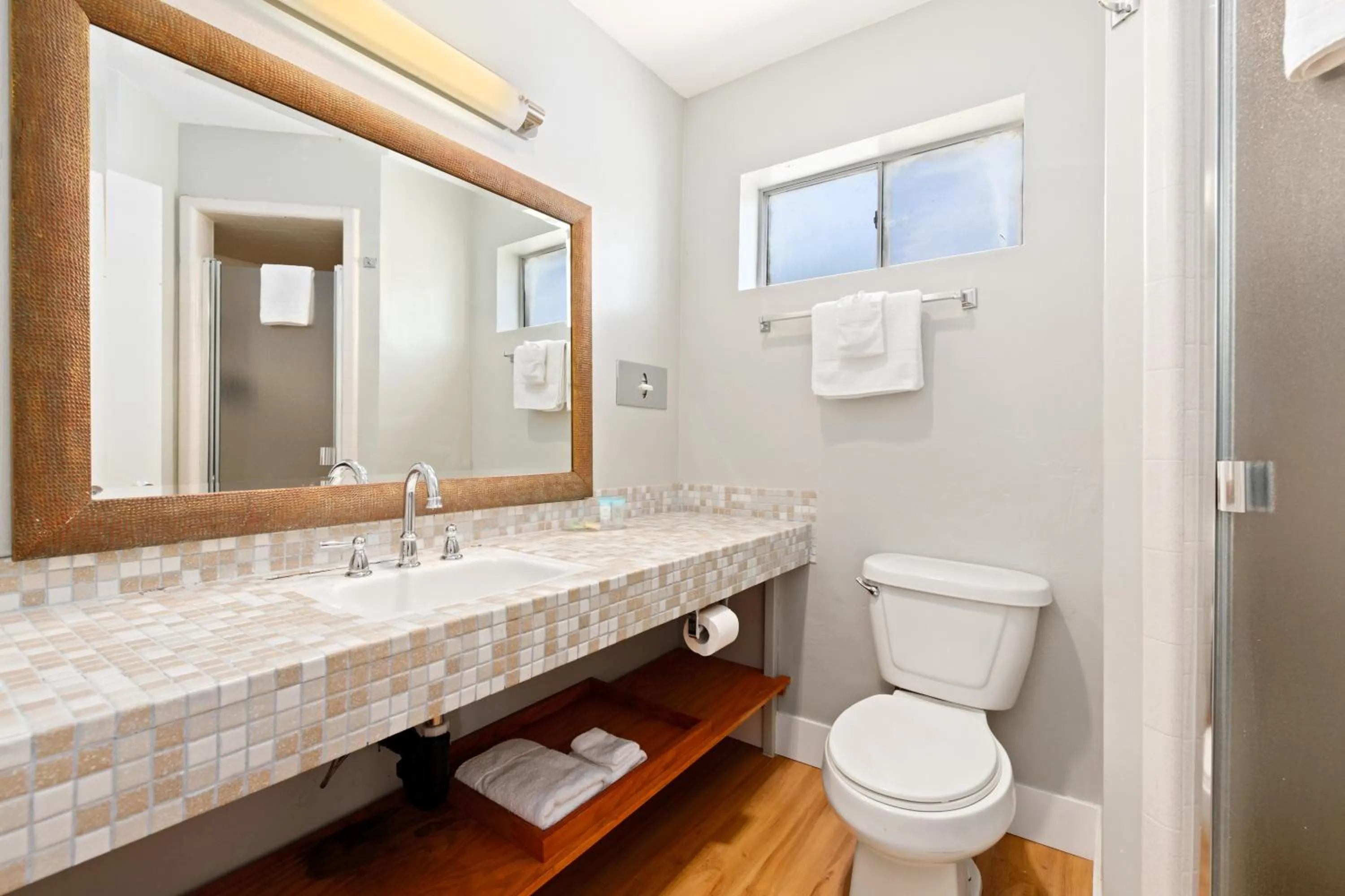 Bathroom in Skylark Shores Resort