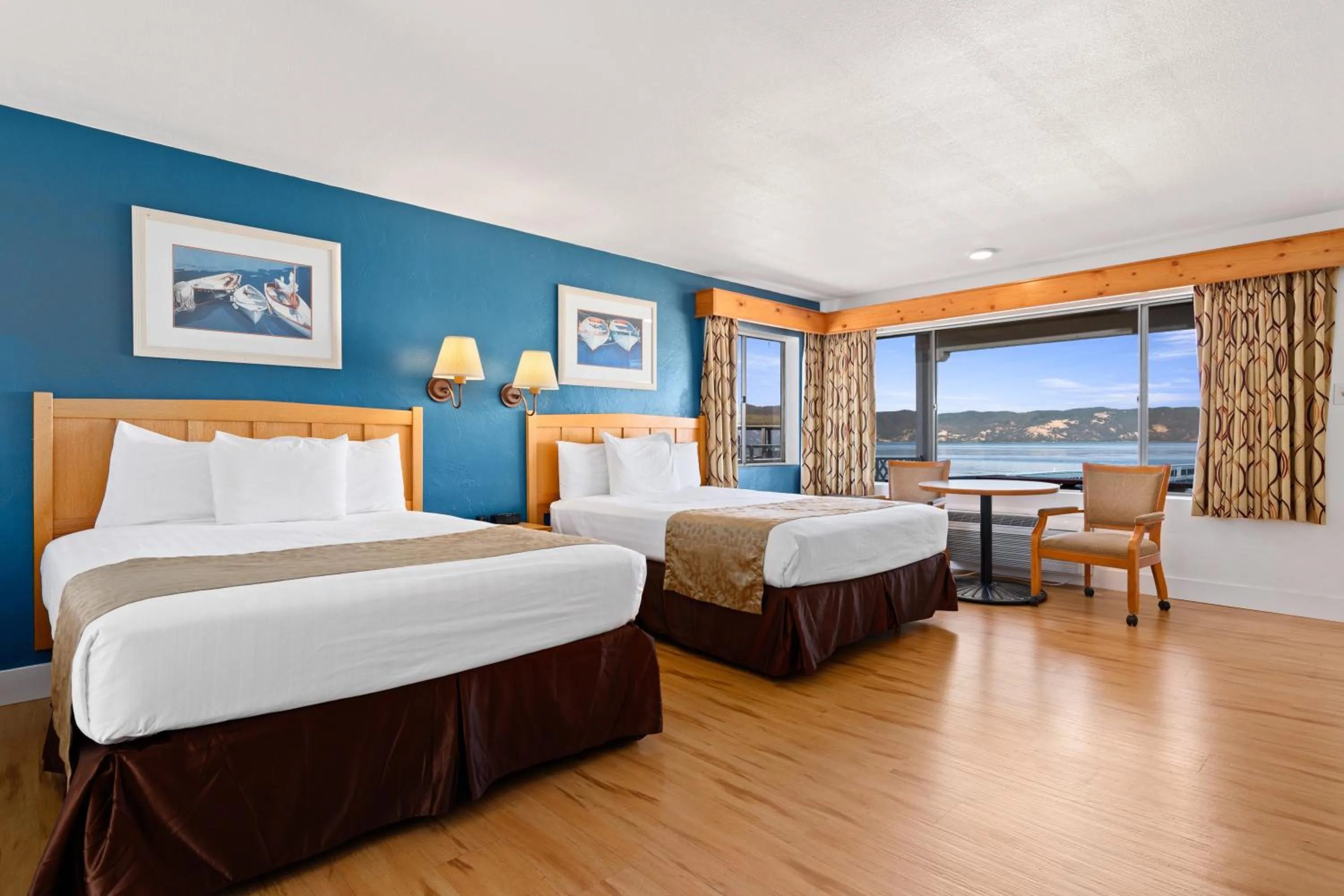 View (from property/room), Bed in Skylark Shores Resort