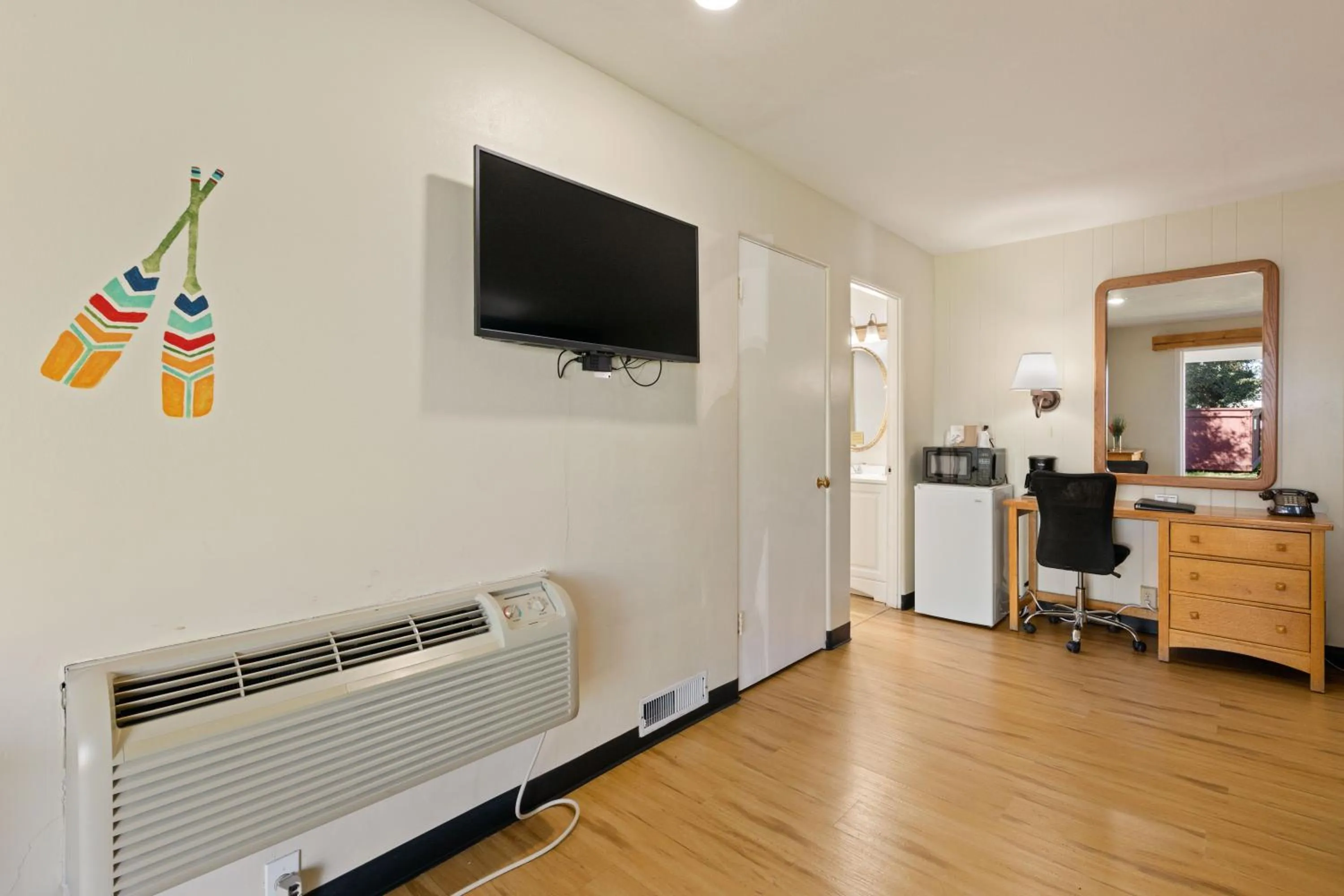 TV and multimedia in Skylark Shores Resort