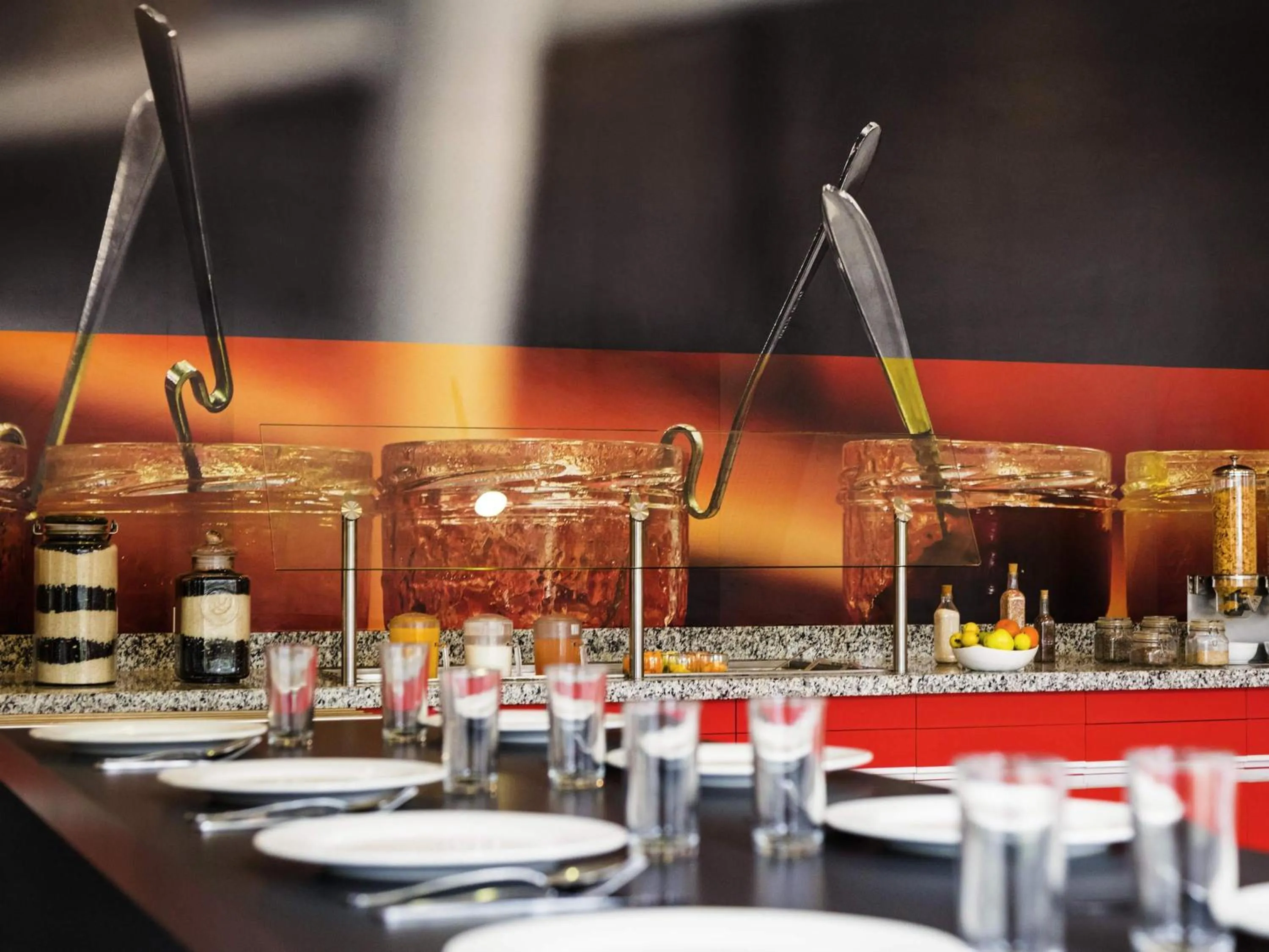 Restaurant/places to eat in Ibis Monterrey Valle