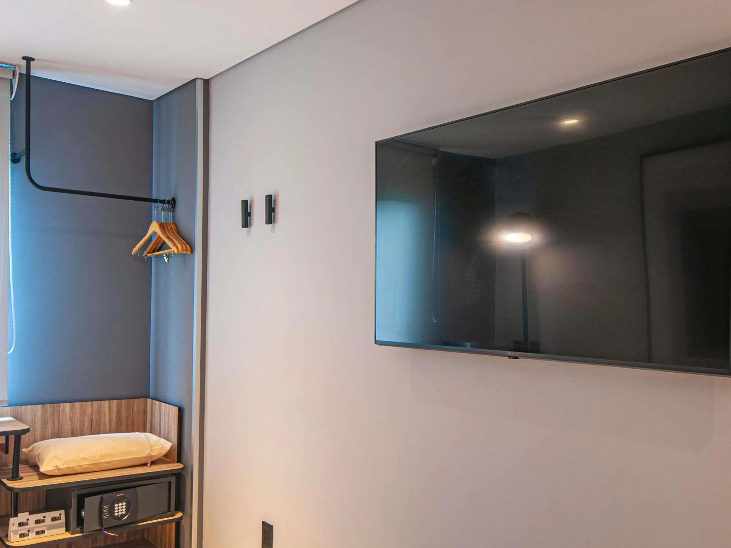 Bedroom in Ibis Monterrey Aeropuerto