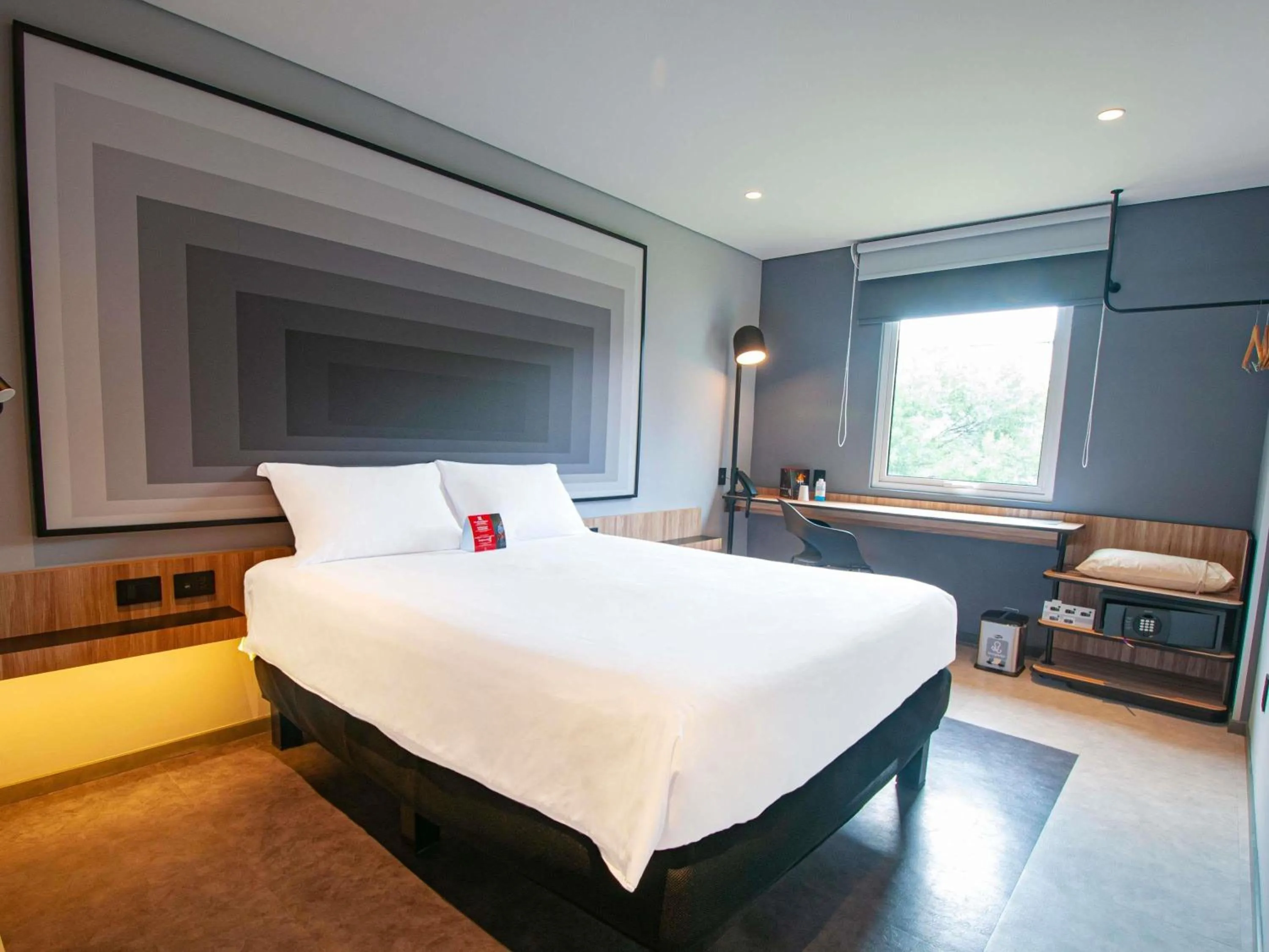 Bedroom, Bed in Ibis Monterrey Aeropuerto