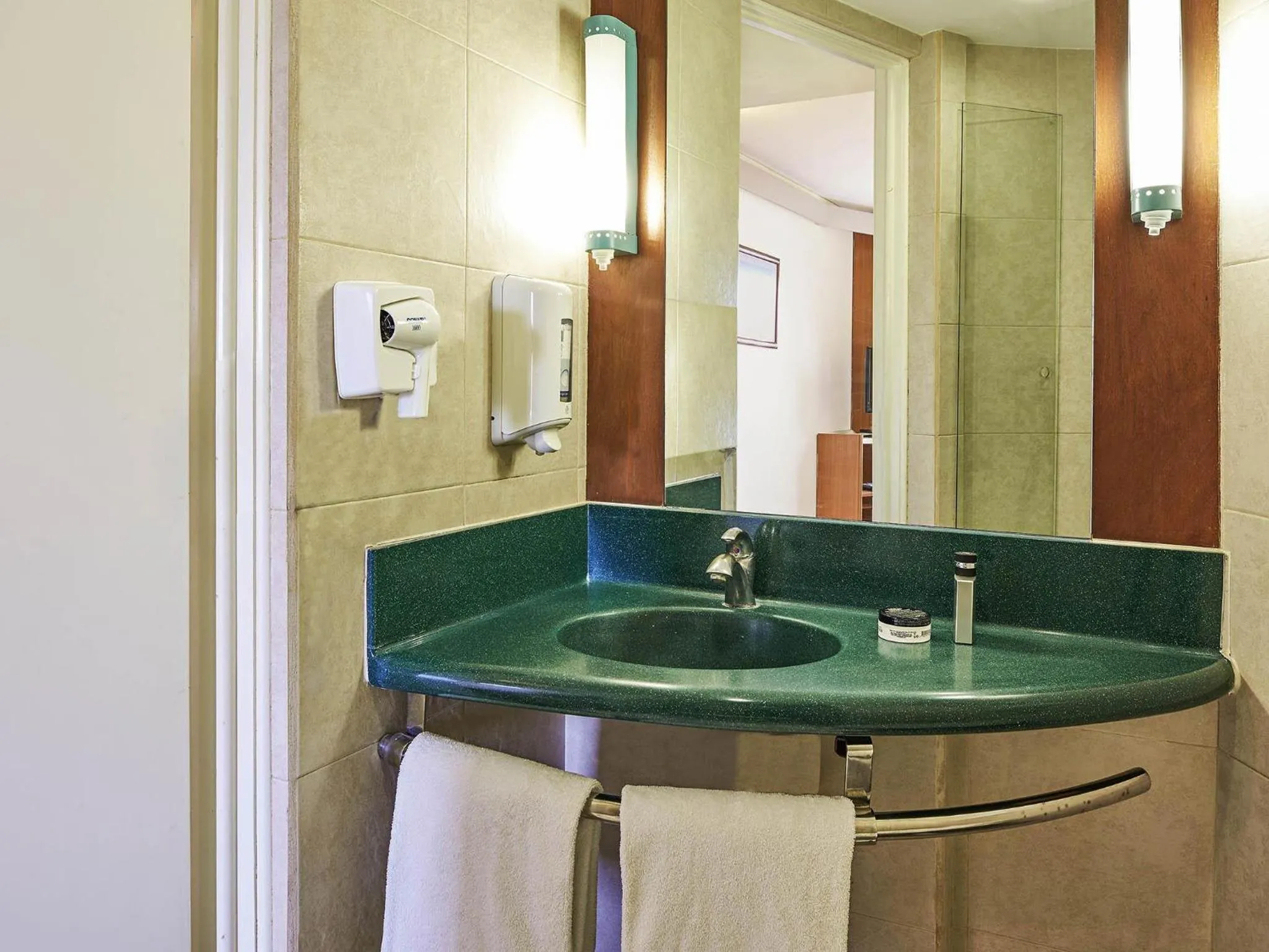 Bedroom in Ibis Monterrey Aeropuerto