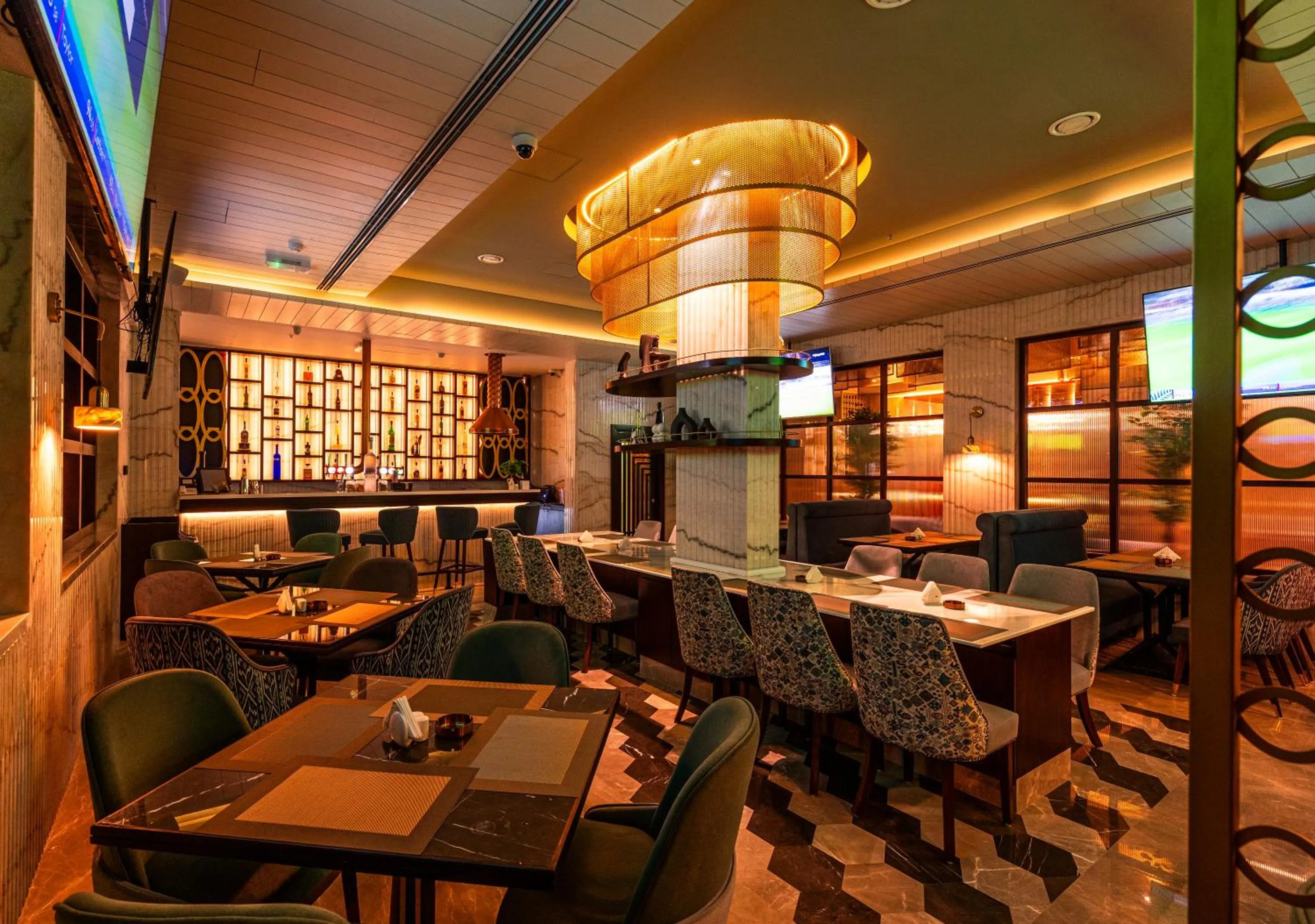 Restaurant/places to eat in President Hotel