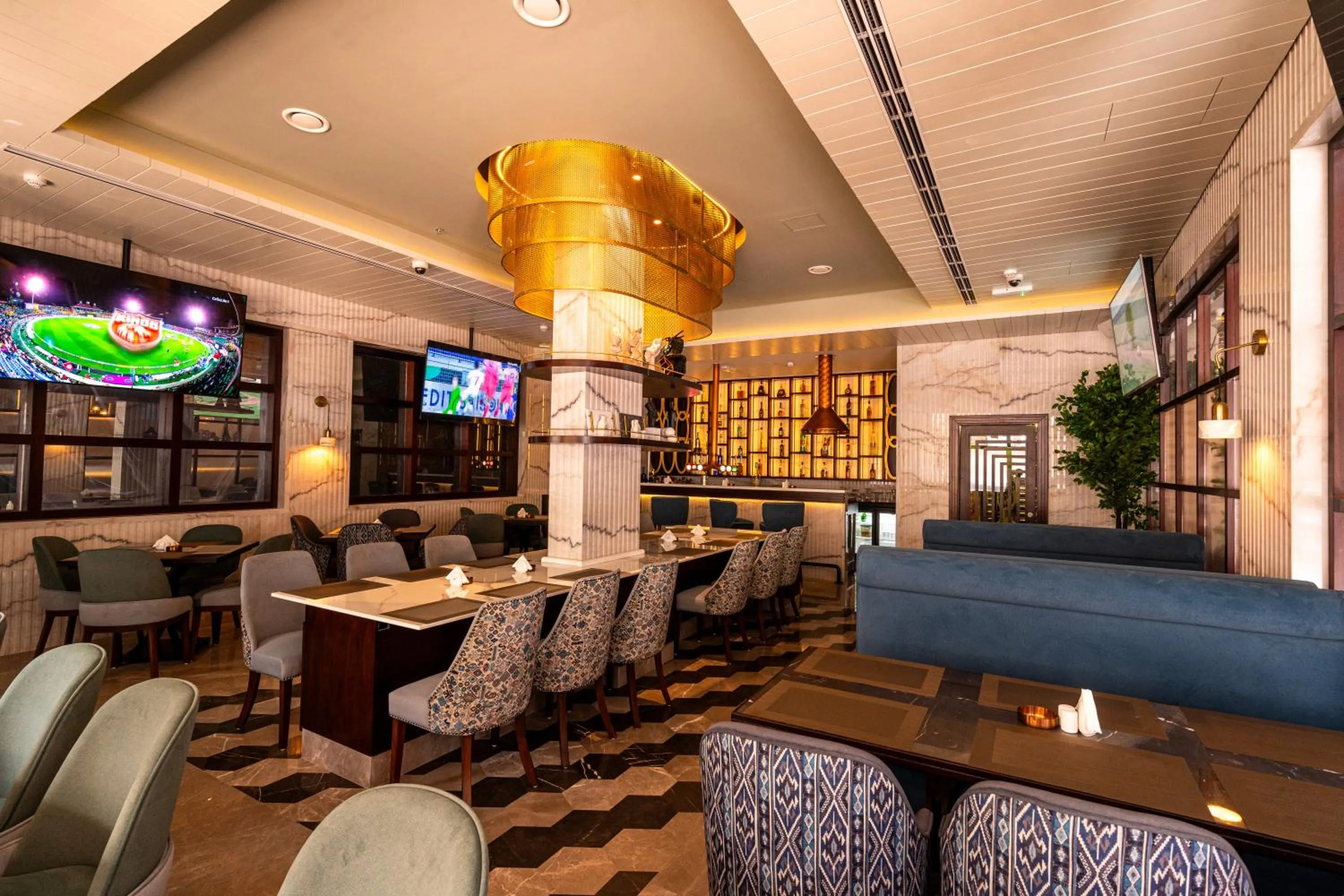 Restaurant/places to eat in President Hotel