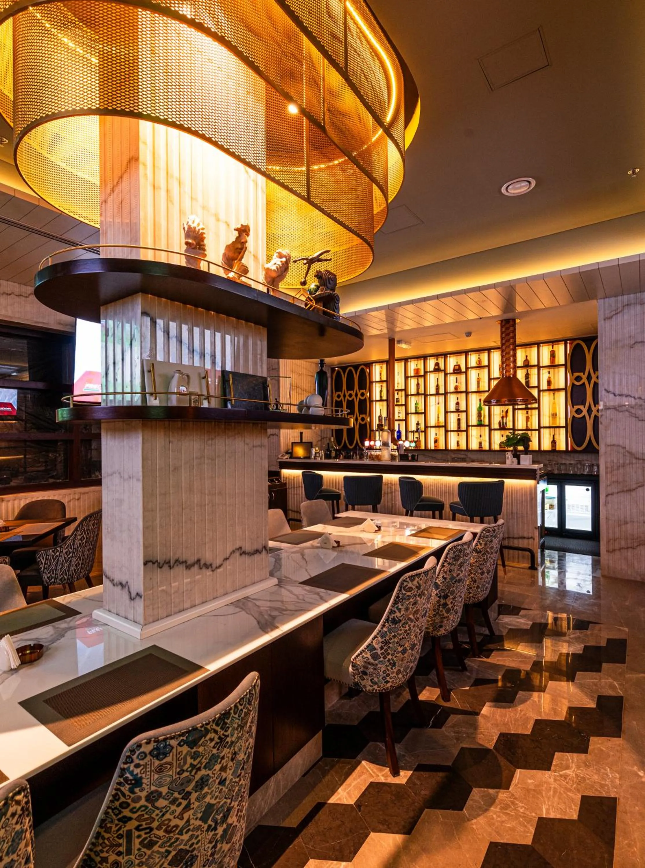 Restaurant/places to eat in President Hotel