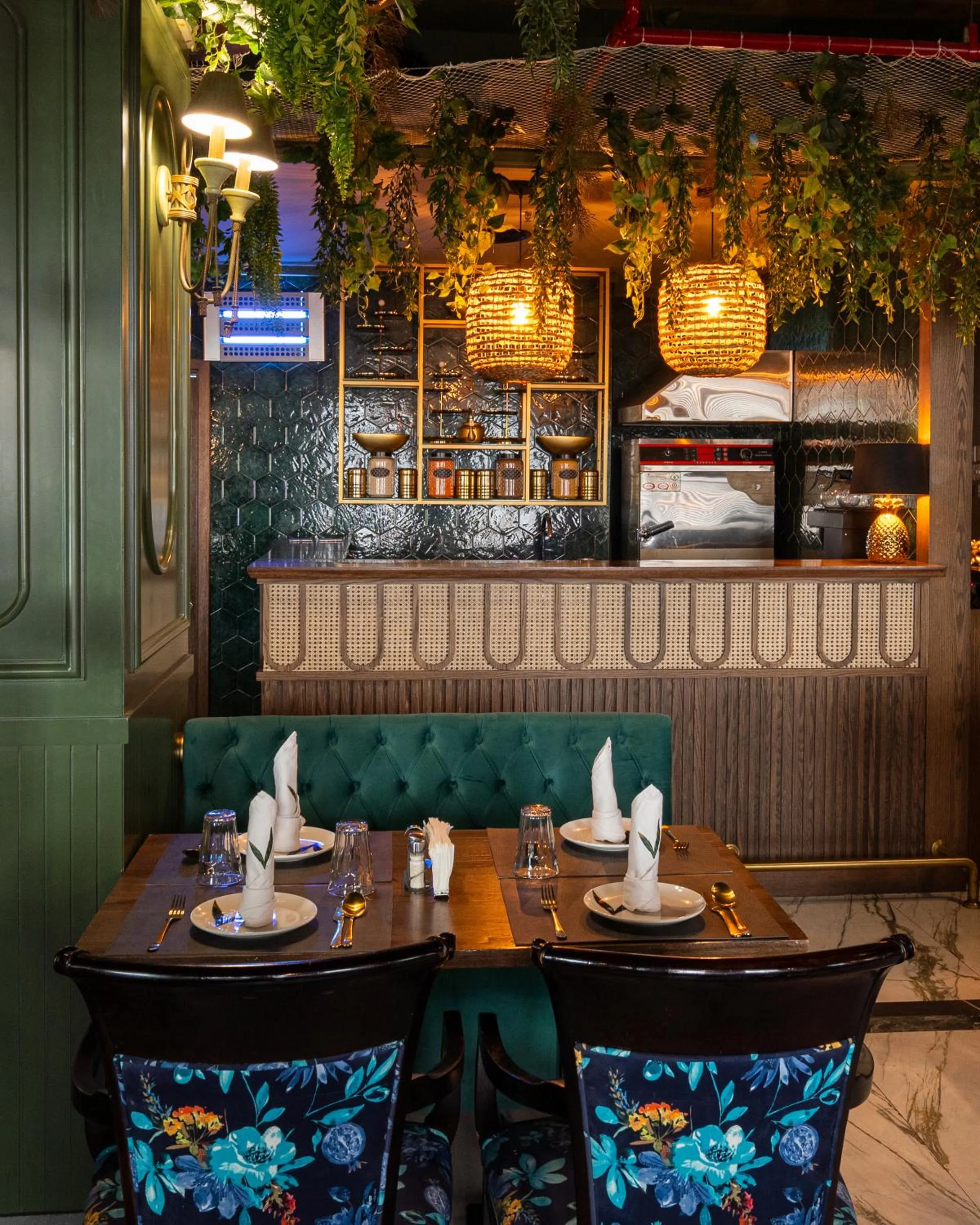 Food and drinks in President Hotel