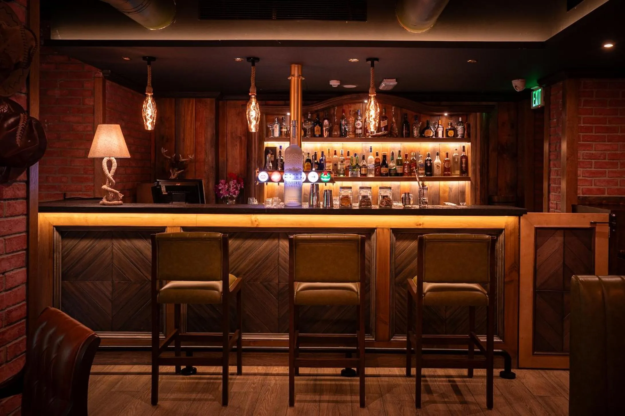 Food and drinks in President Hotel