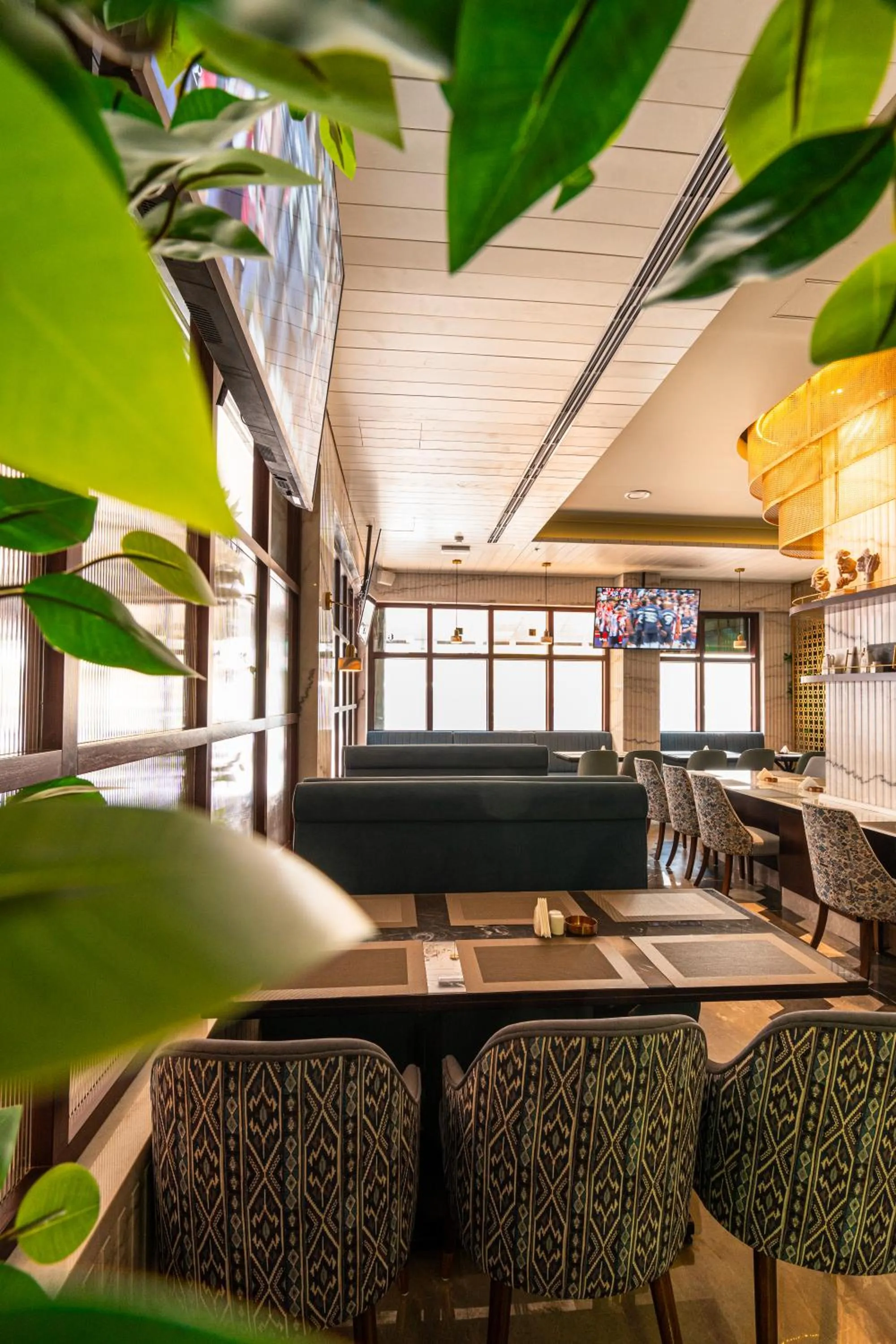 Restaurant/places to eat in President Hotel