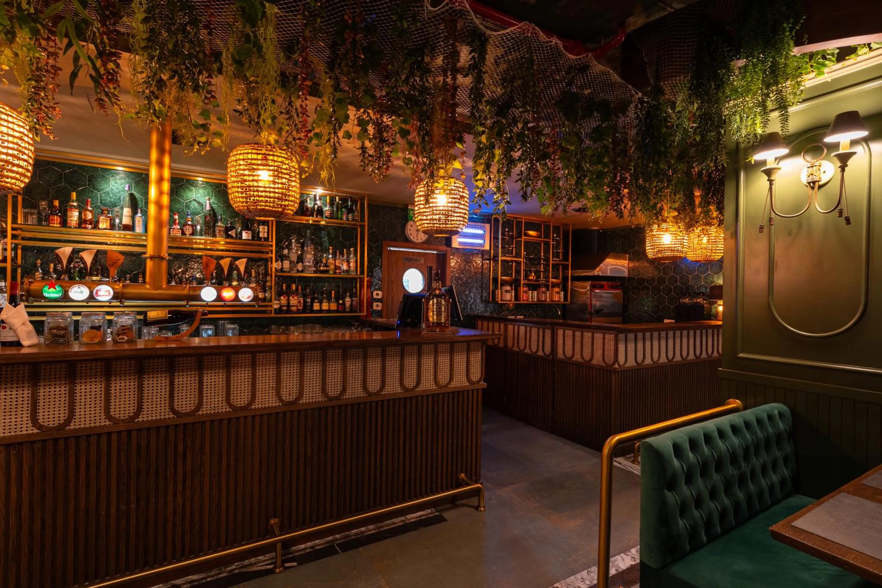 Food and drinks in President Hotel