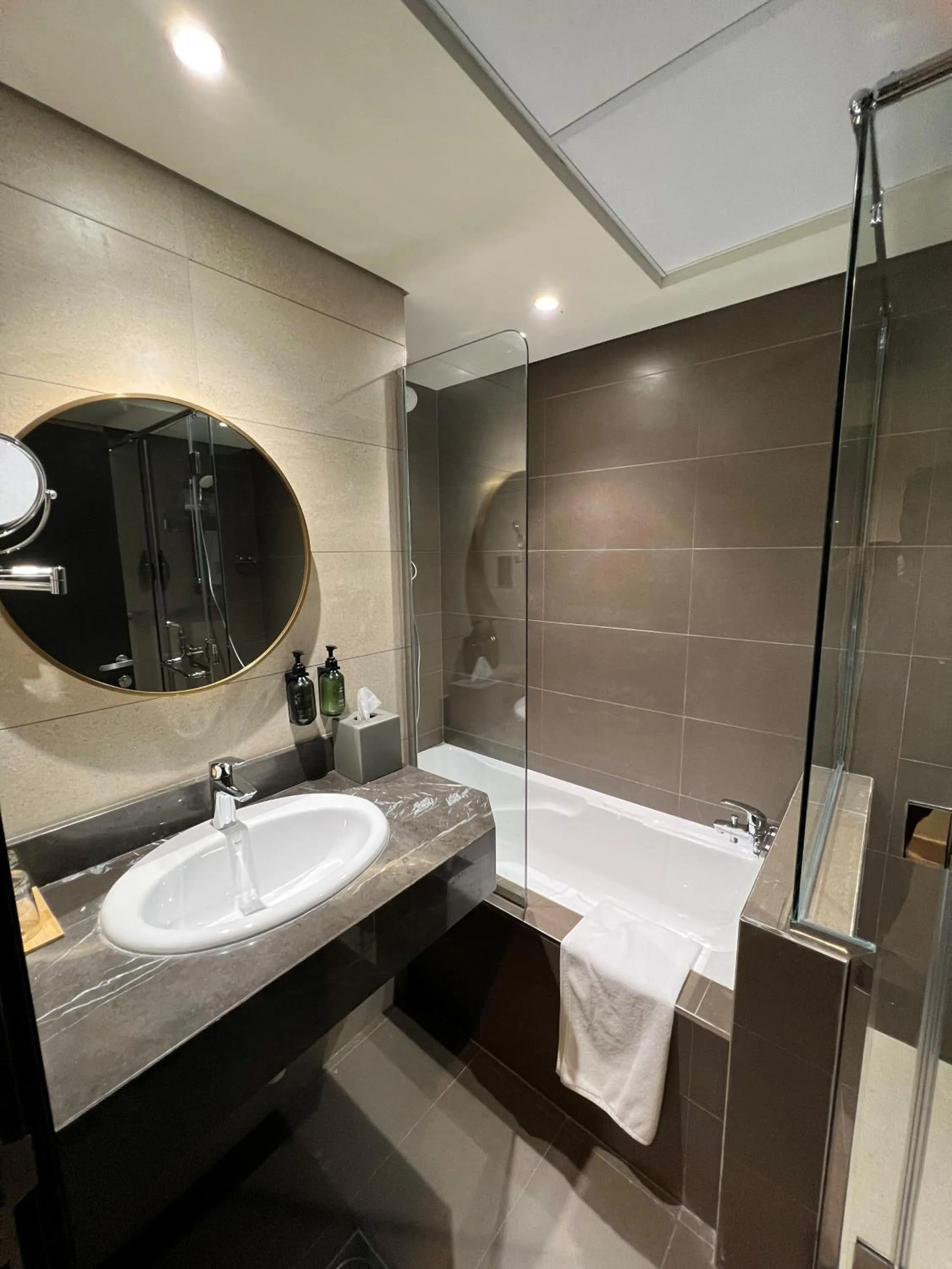 Toilet in President Hotel