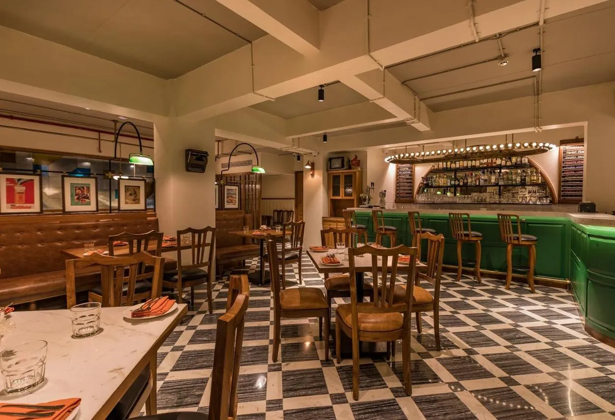 Restaurant/places to eat in Hotel Jewel of Chembur