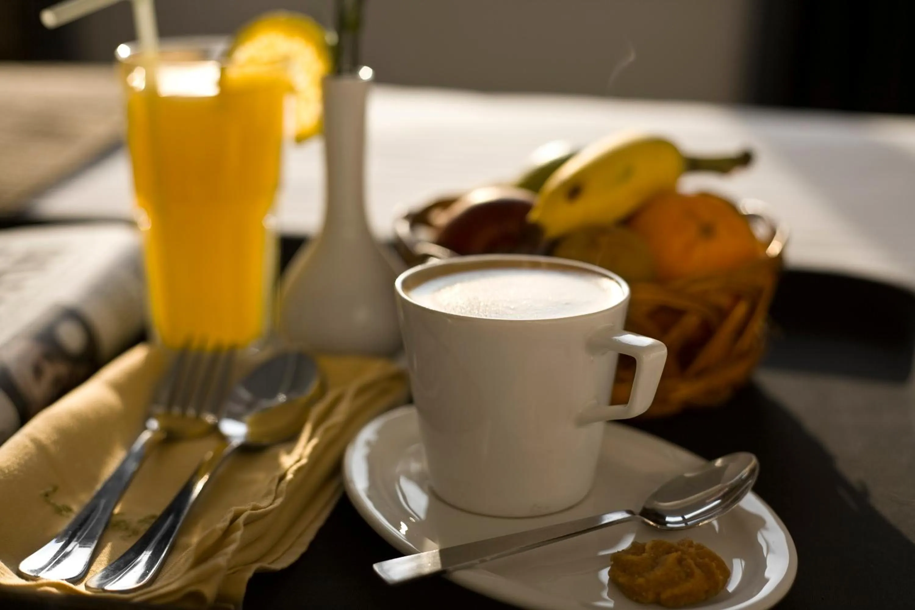 Restaurant/places to eat in Hotel Jewel of Chembur