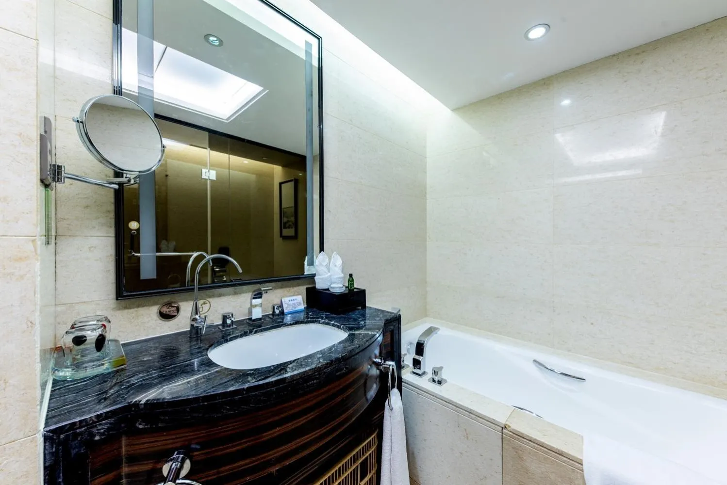 Shenzhen LANGYUE International Hotel