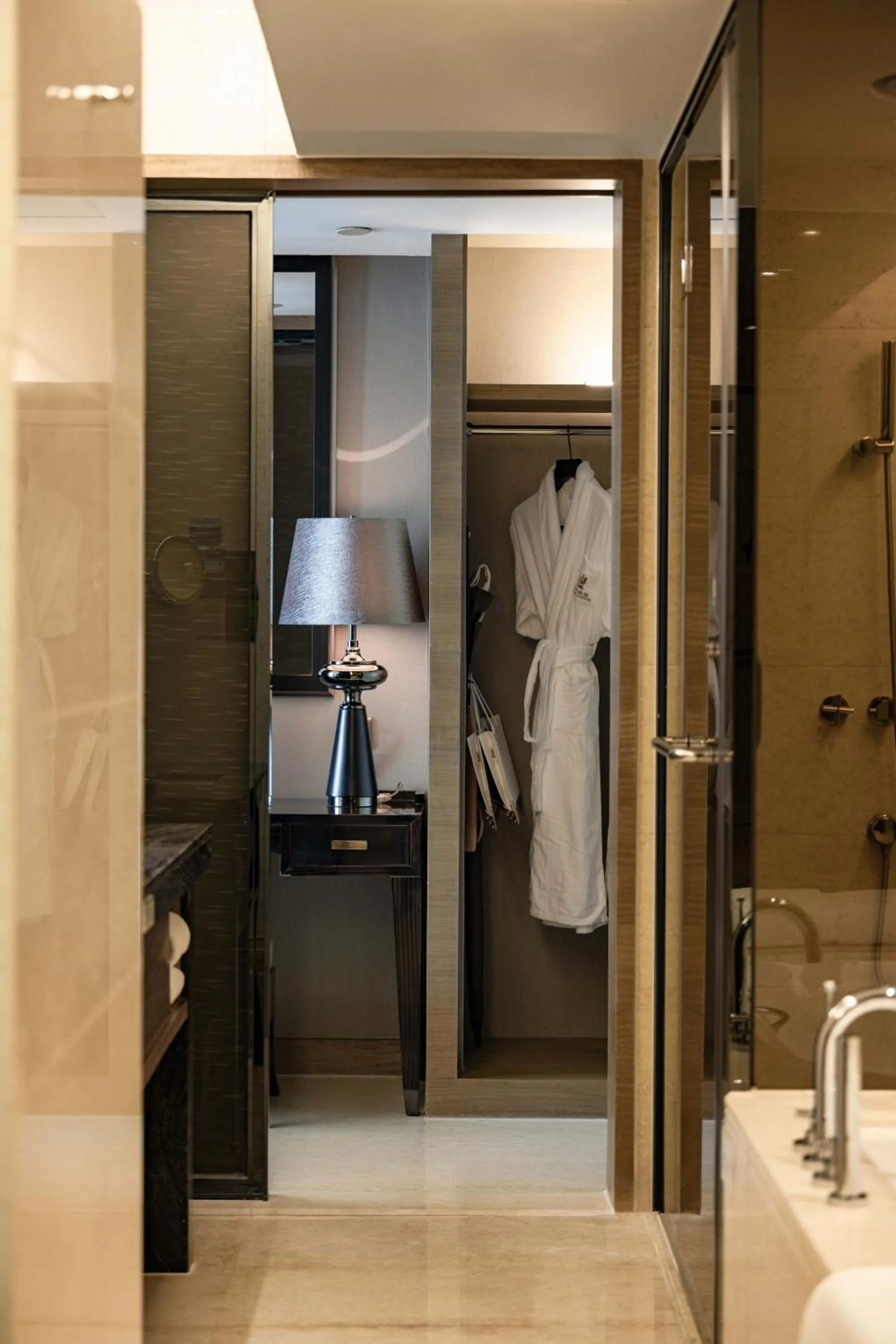 Shenzhen LANGYUE International Hotel