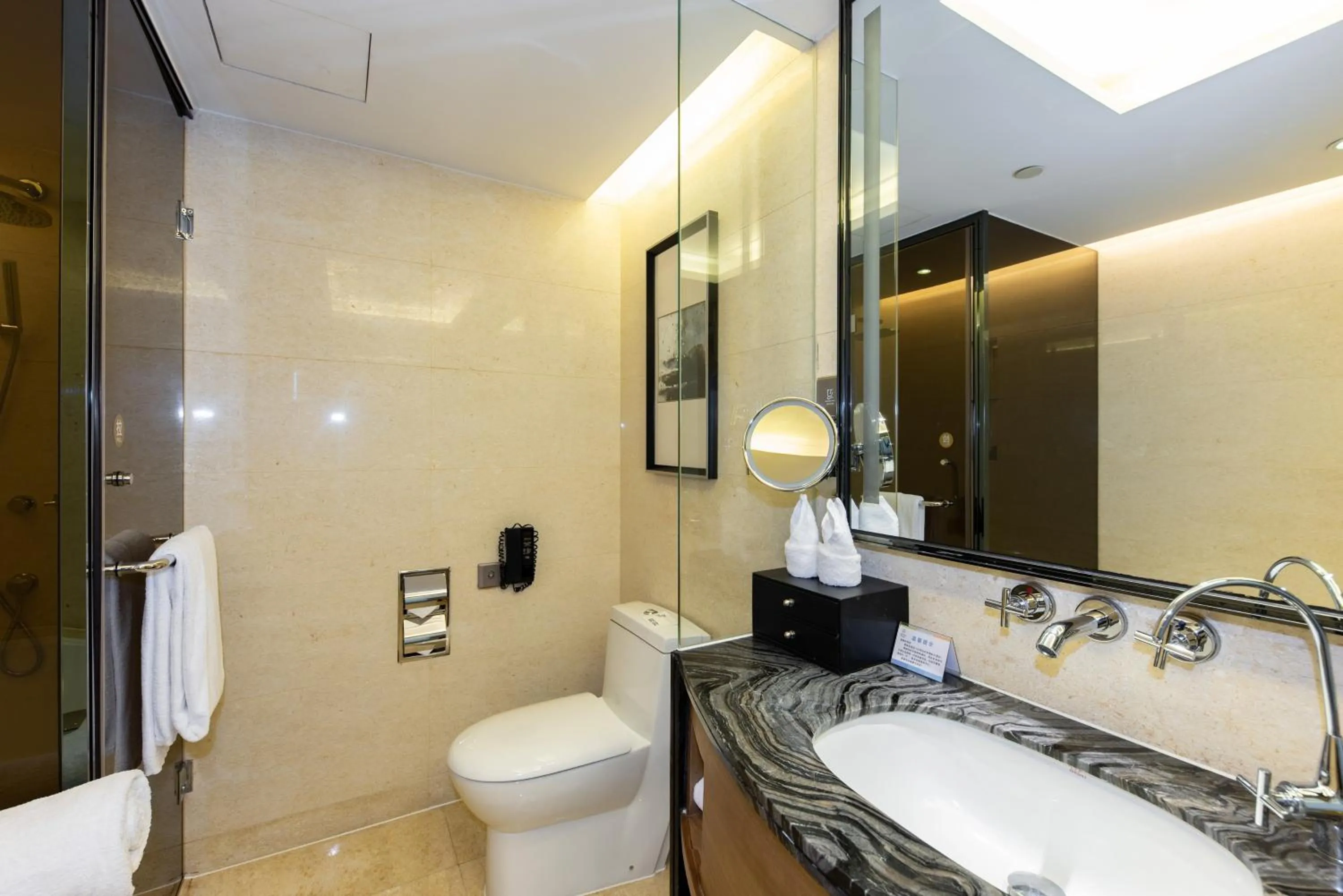 Shenzhen LANGYUE International Hotel