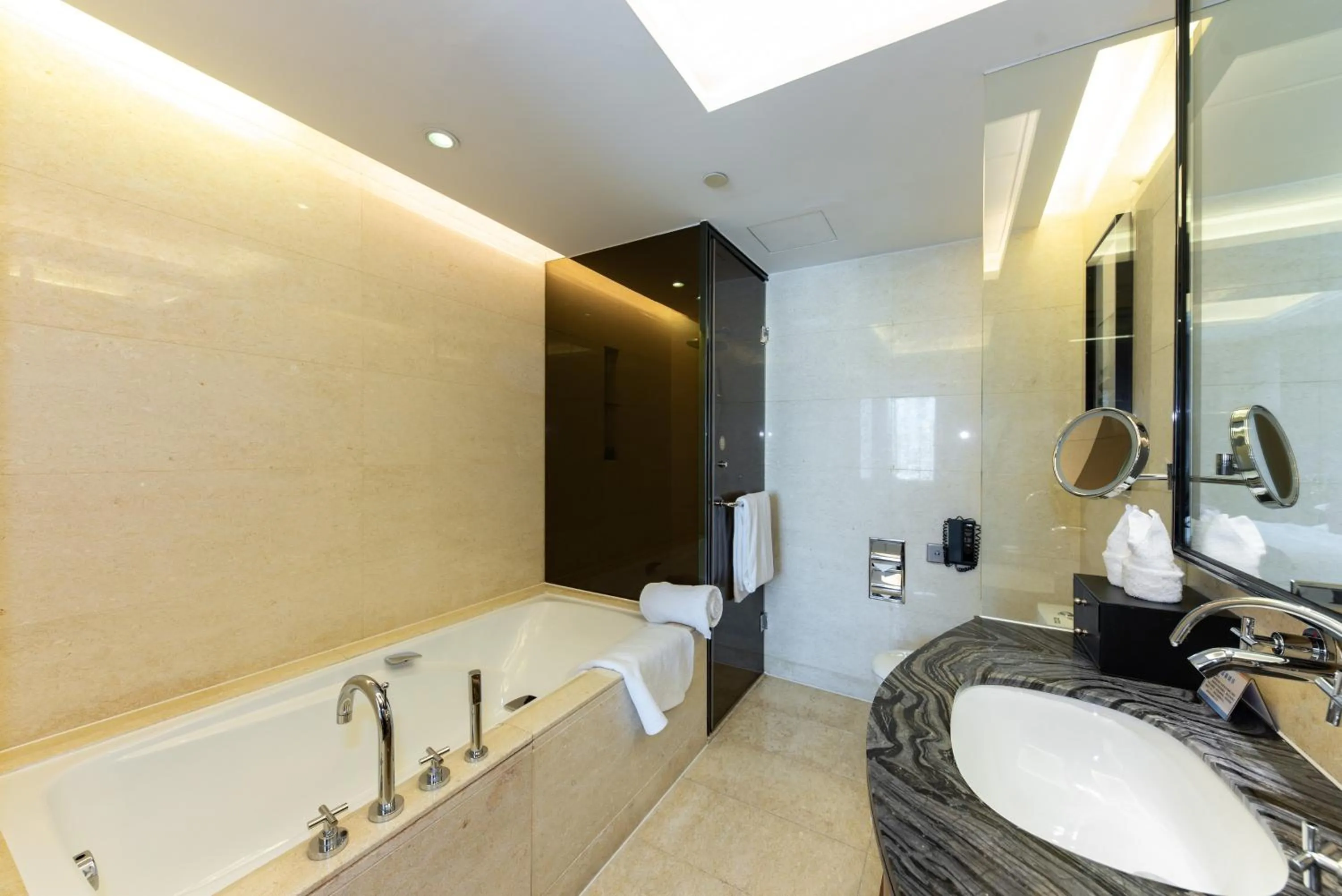 Shenzhen LANGYUE International Hotel