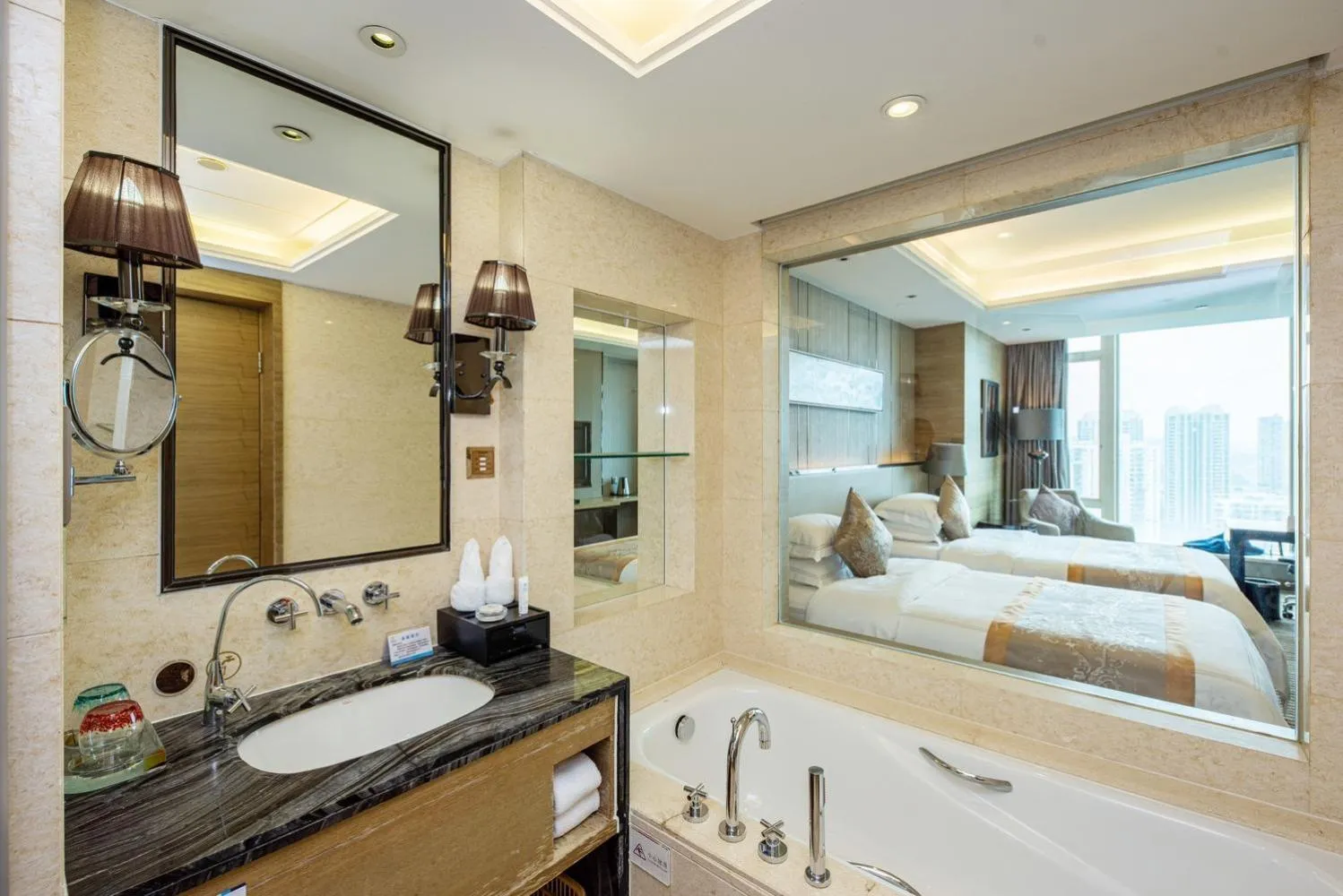 Bed in Shenzhen LANGYUE International Hotel