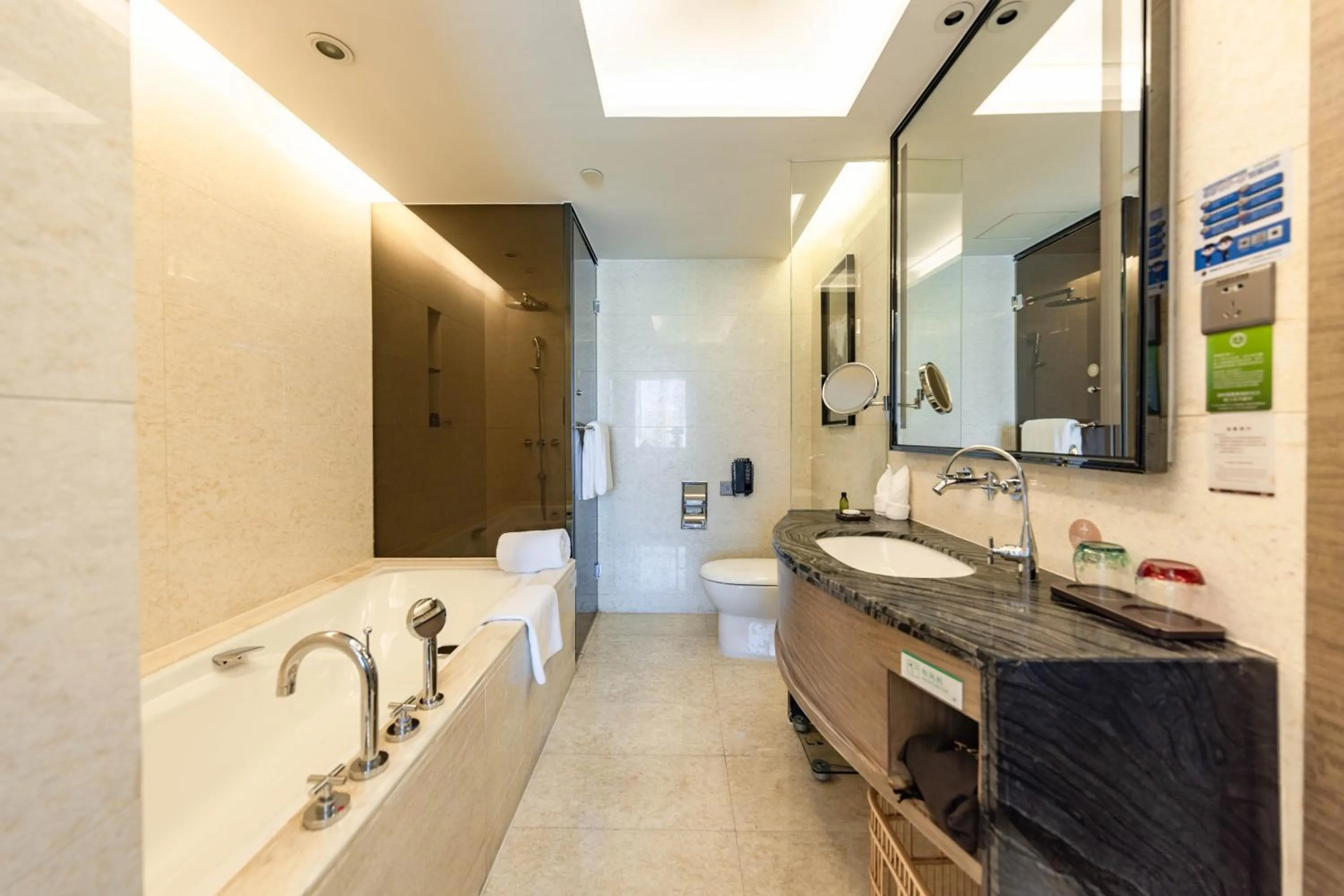 Shenzhen LANGYUE International Hotel