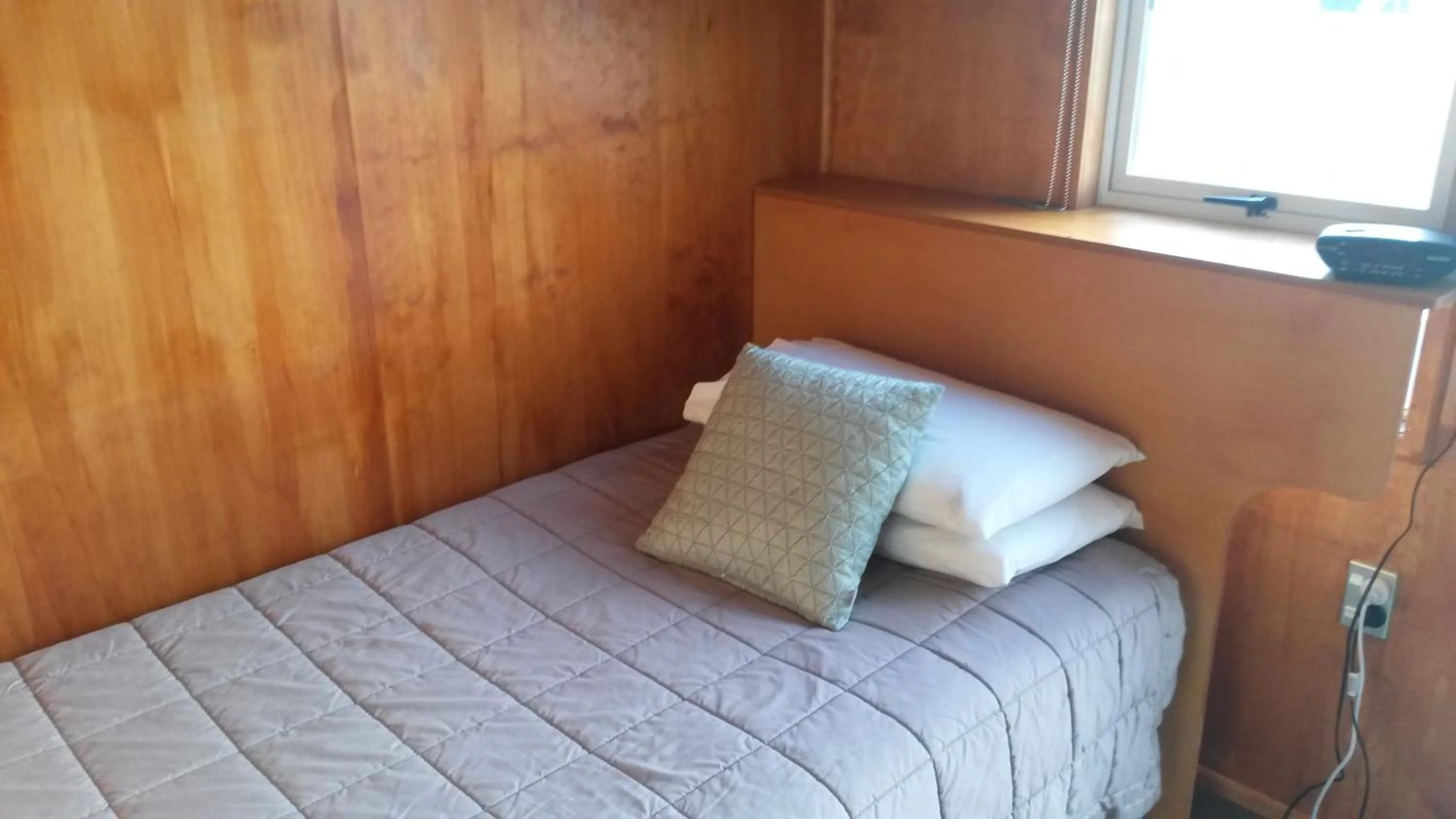 Bed in Wellington 747 Motel