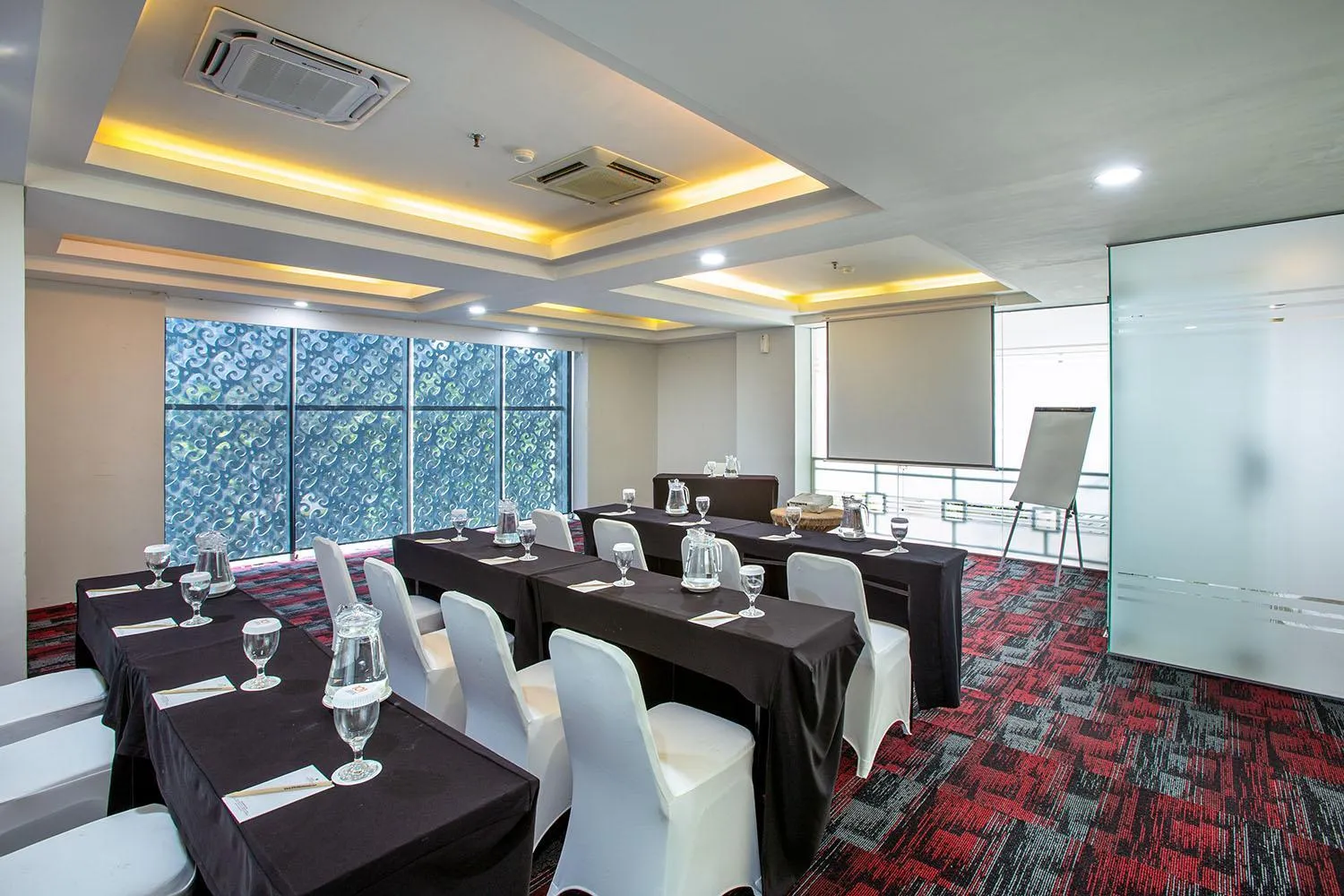Meeting/conference room in 1O1 URBAN Jakarta Thamrin