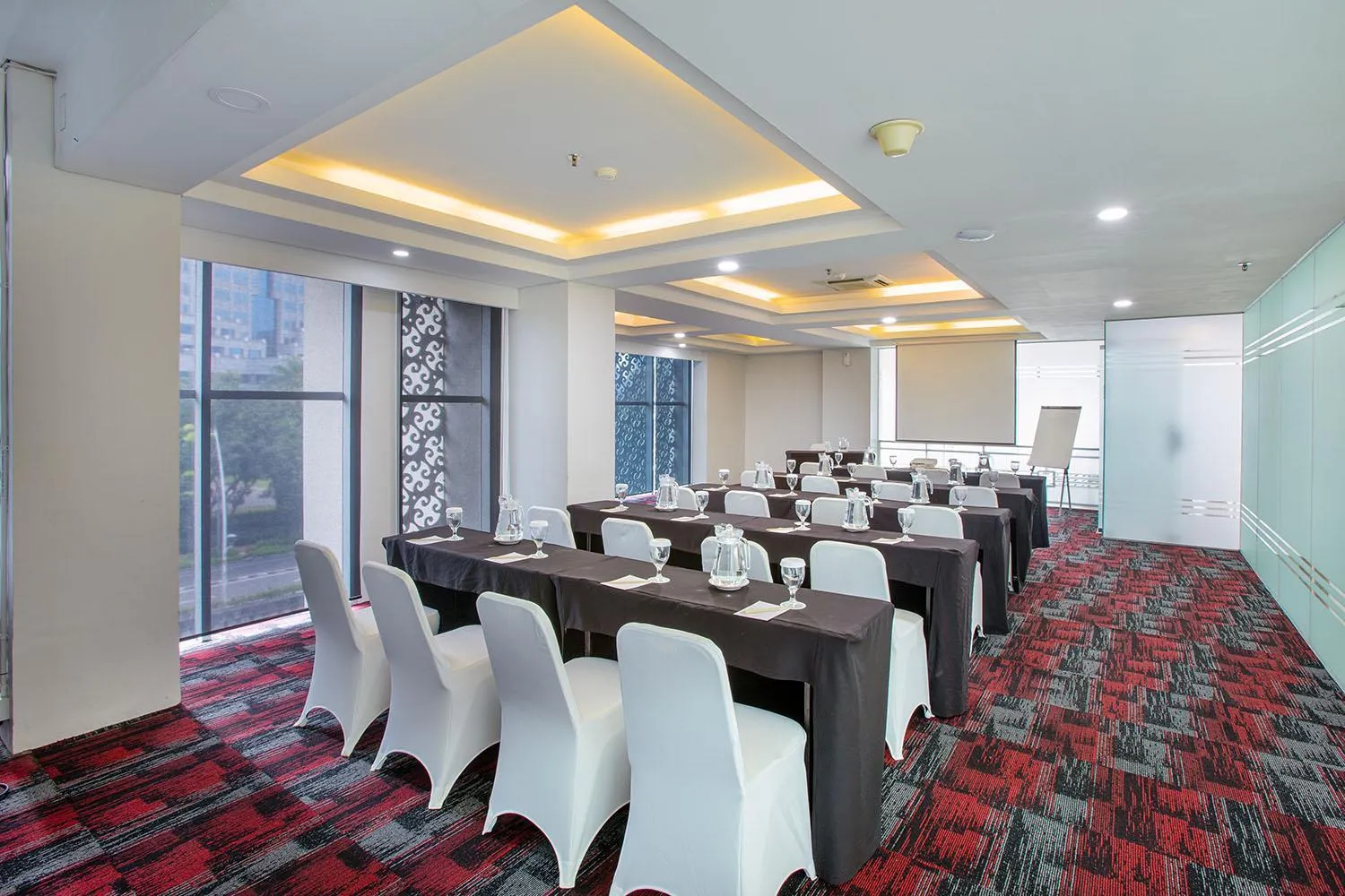 Meeting/conference room in 1O1 URBAN Jakarta Thamrin