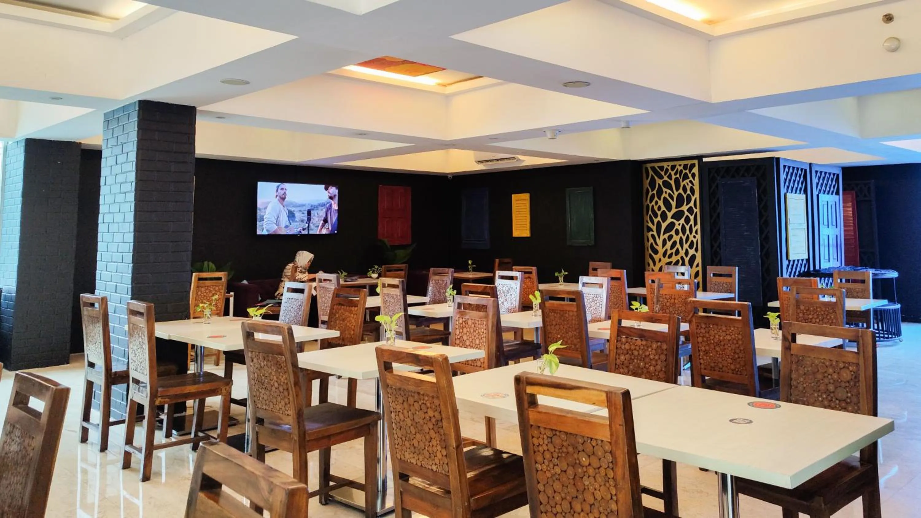 Restaurant/places to eat in 1O1 URBAN Jakarta Thamrin