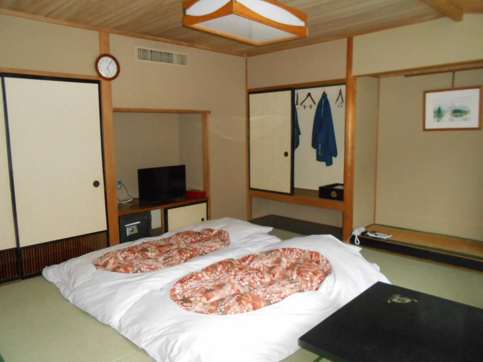 Photo of the whole room, Bed in Hotel Yunojin