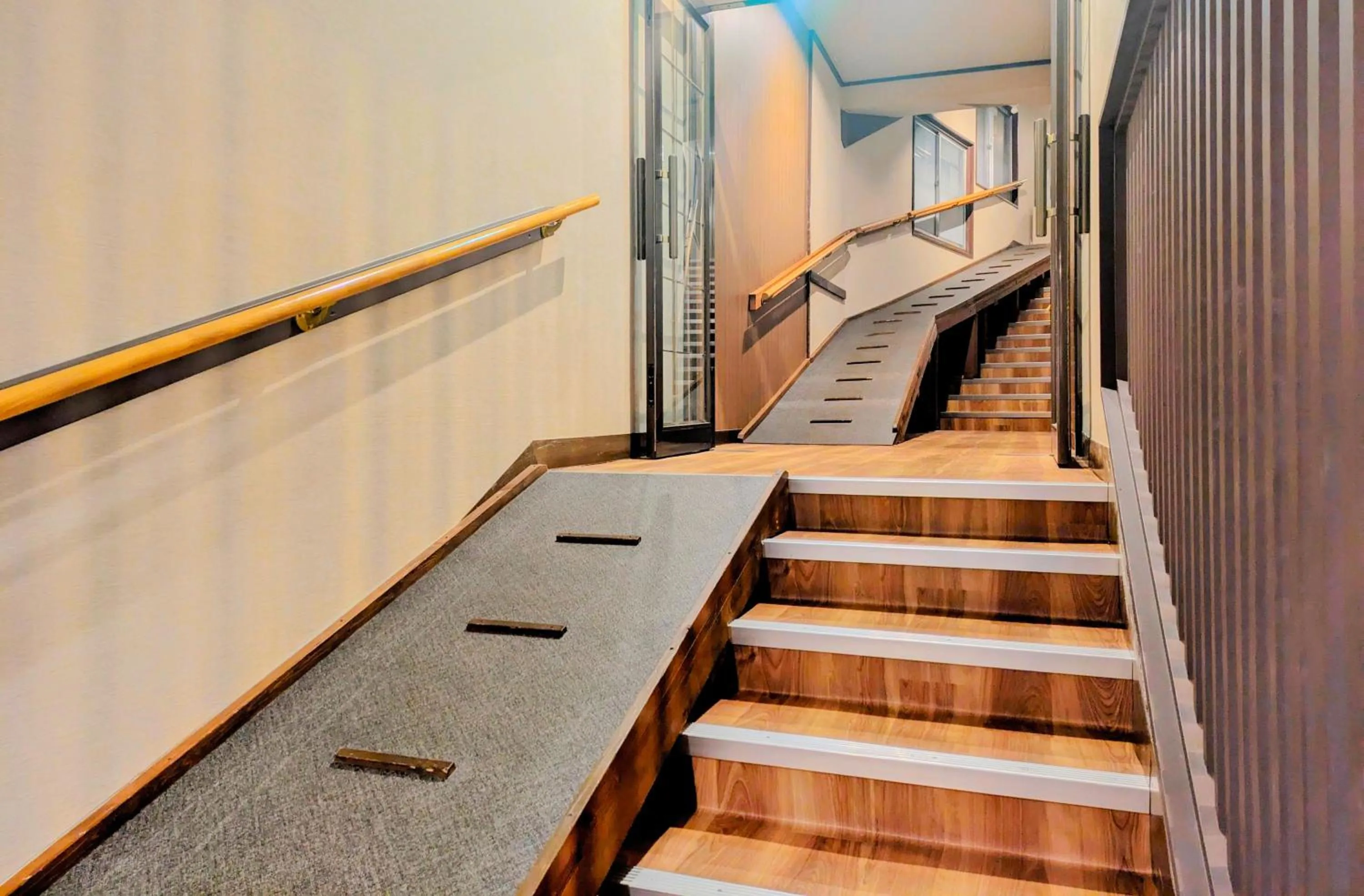 Communal lounge/ TV room in Itoen Hotel Shima