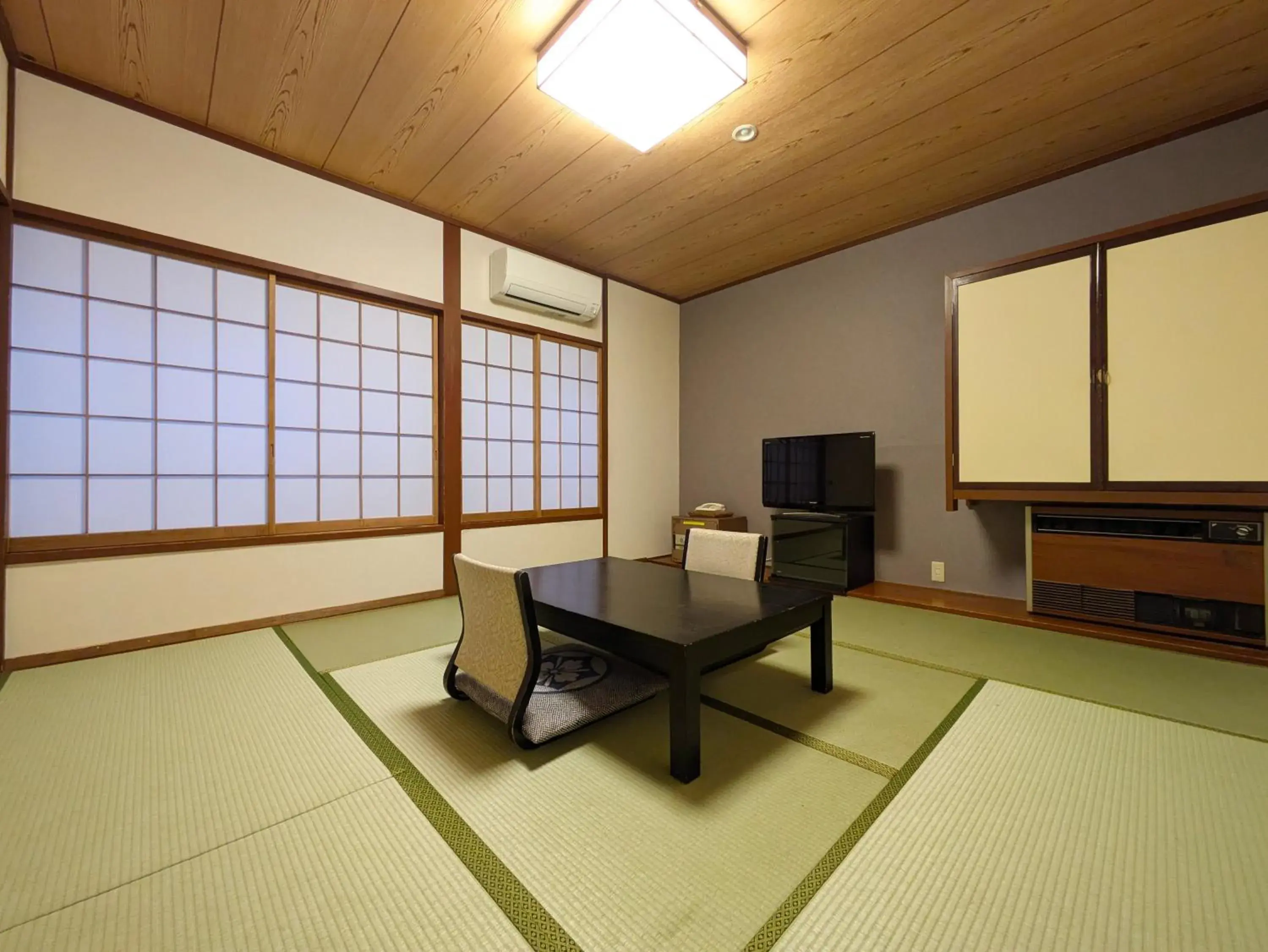 Japanese Style Standard Triple Room in Itoen Hotel Shima Japanese Style Standard Triple Room in Itoen Hotel Shima