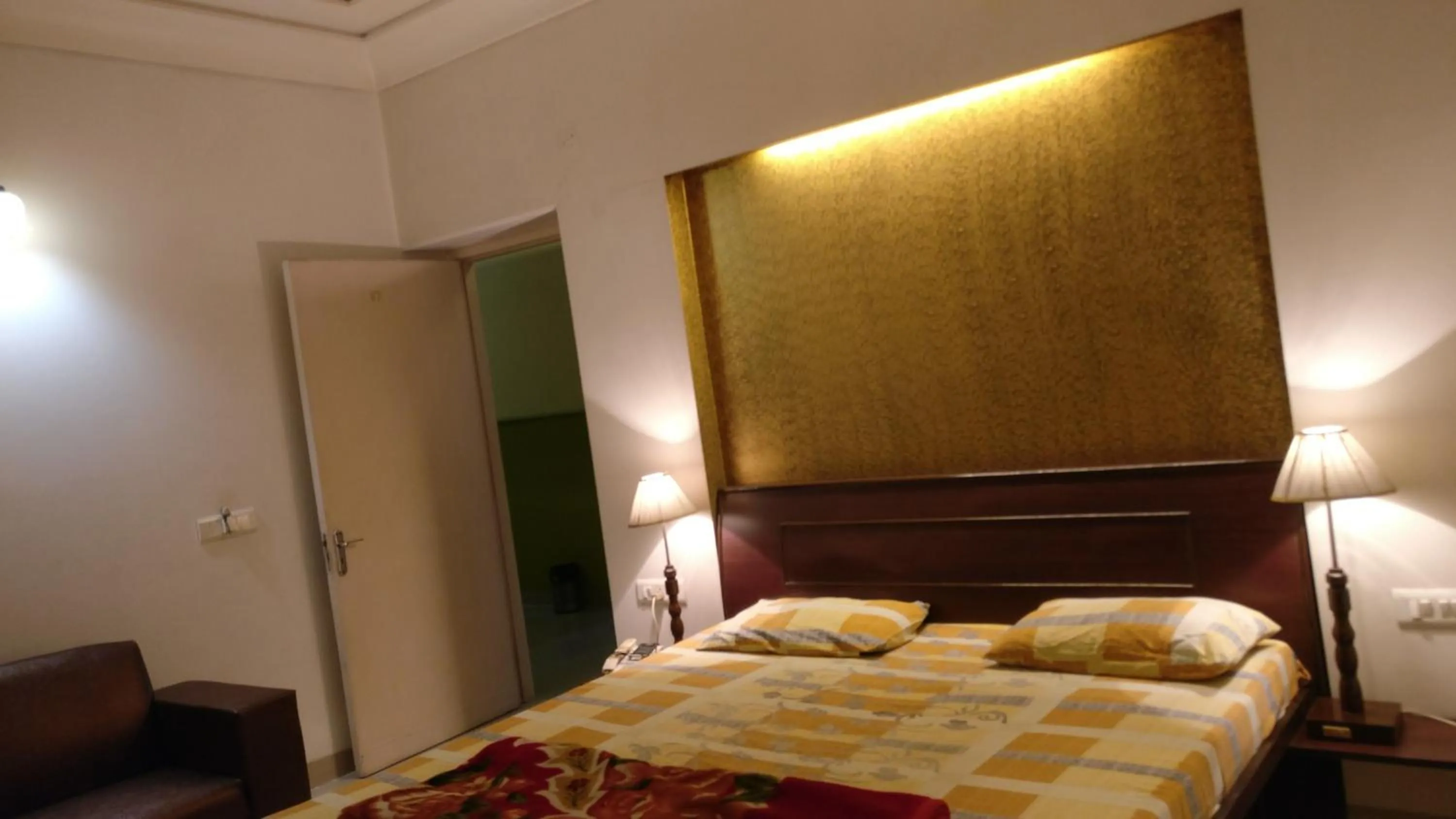 Bed in Samrat Hotel