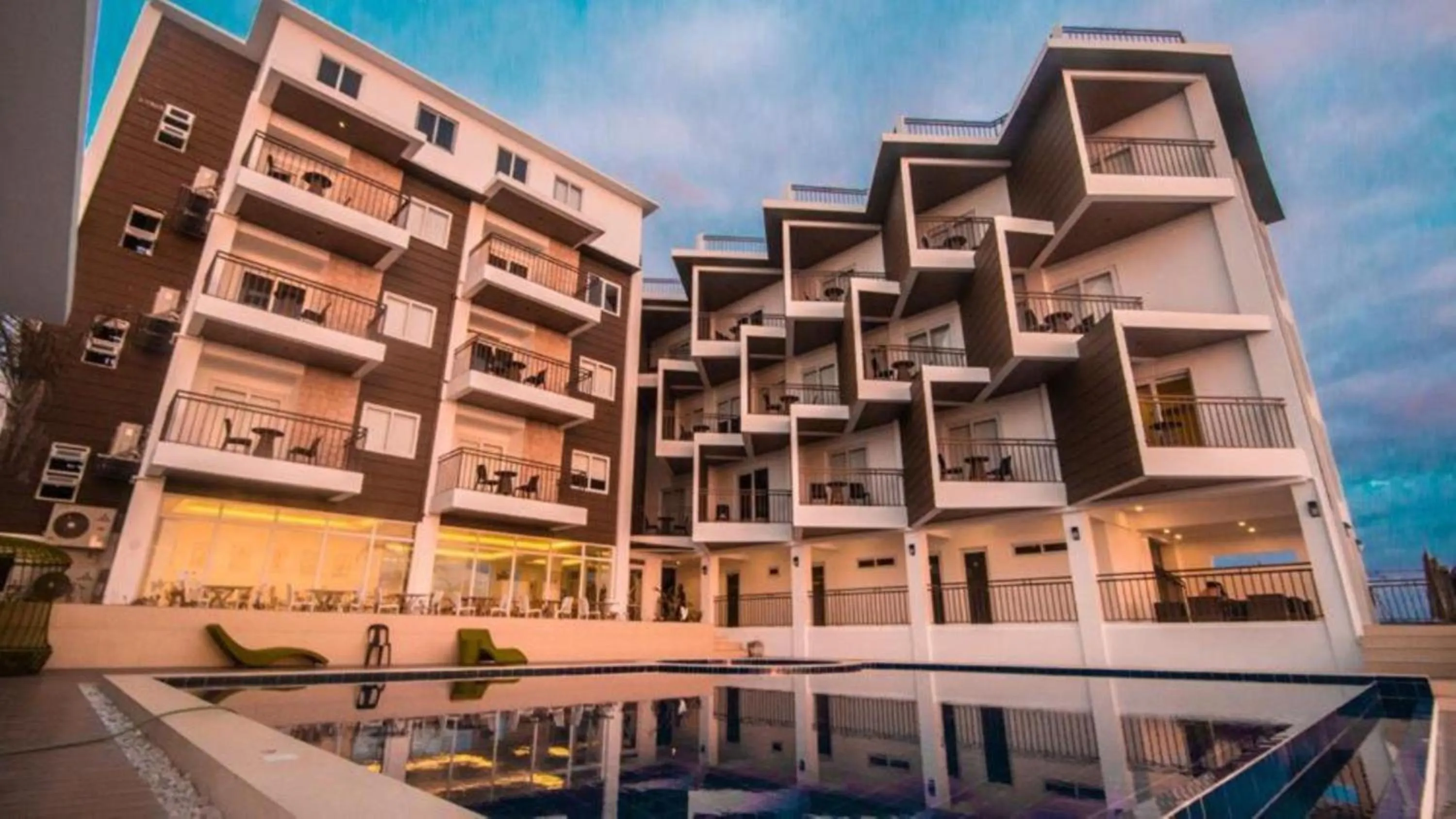 Property building in Brisa Marina Beach Resort powered by Cocotel