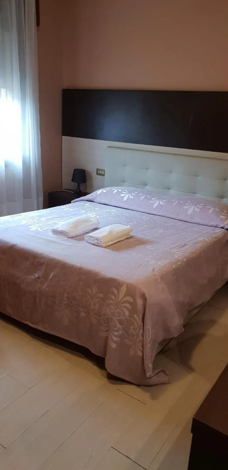 Bed in Hotel Colombo